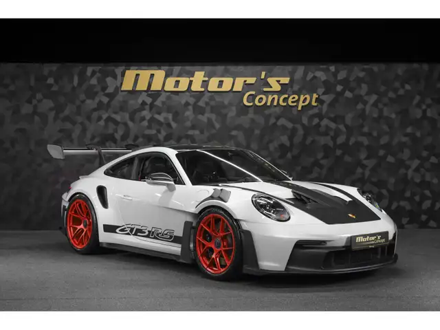 Porsche 992 view 6