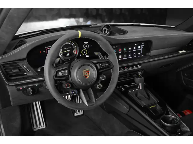 Porsche 992 view 8