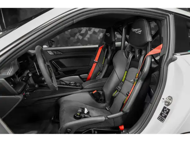 Porsche 992 view 9