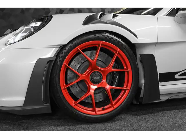 Porsche 992 view 11