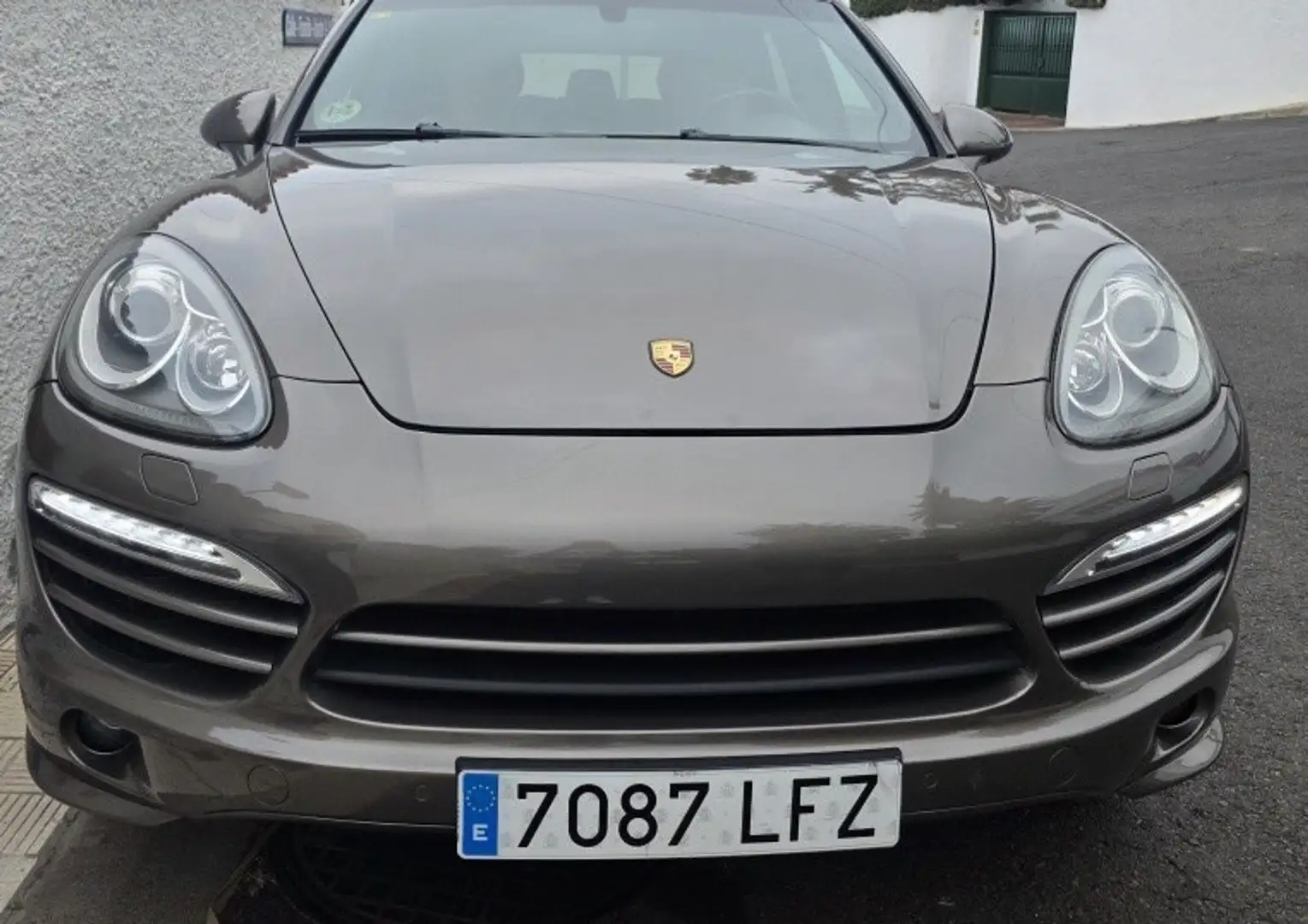 Porsche Cayenne Diesel 245 Aut. Marrón - 2