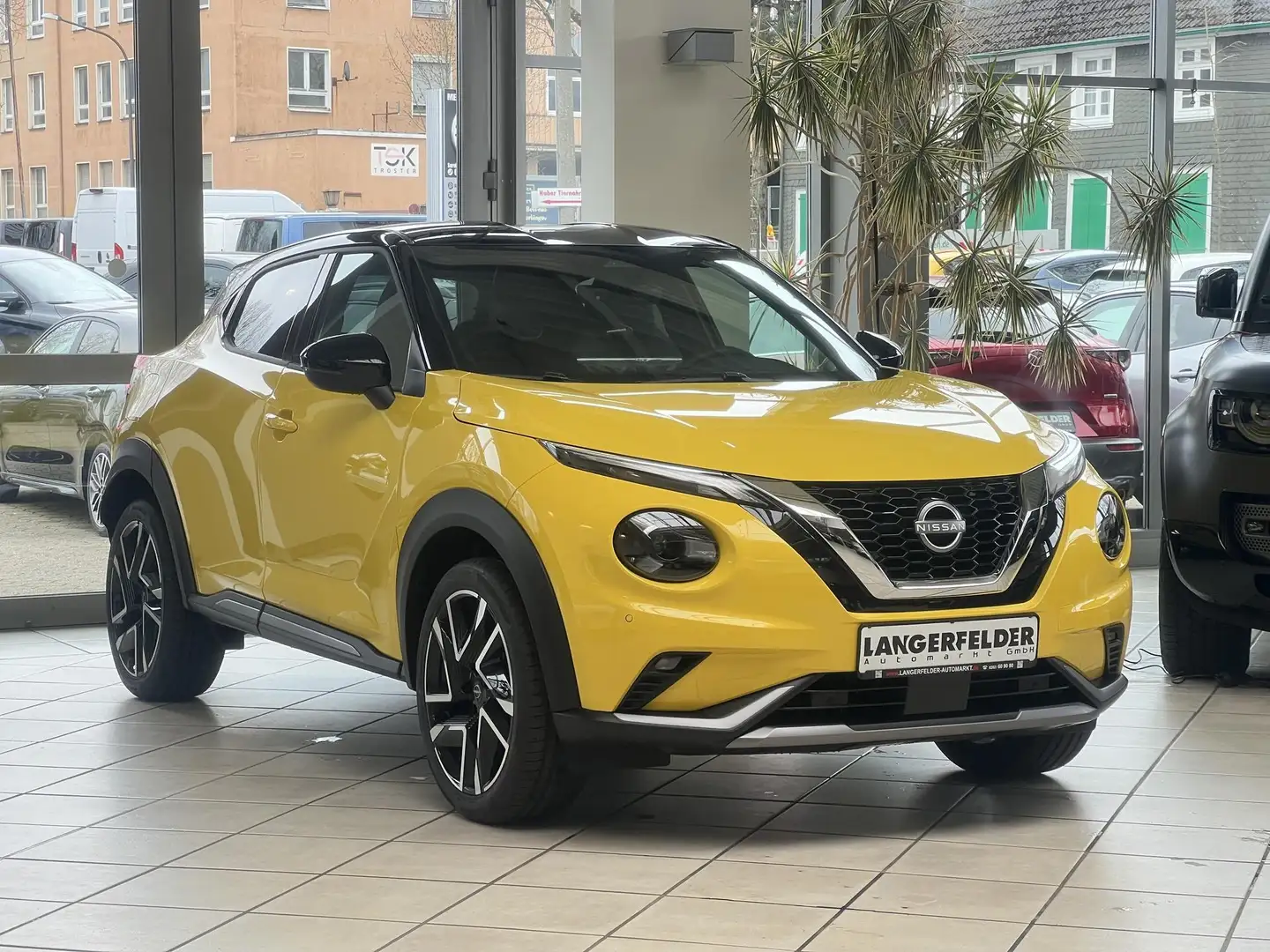 Nissan Juke Juke N-Design *RFK*CARPLAY*DAB*KEYLESS*SOFORT* Jaune - 1