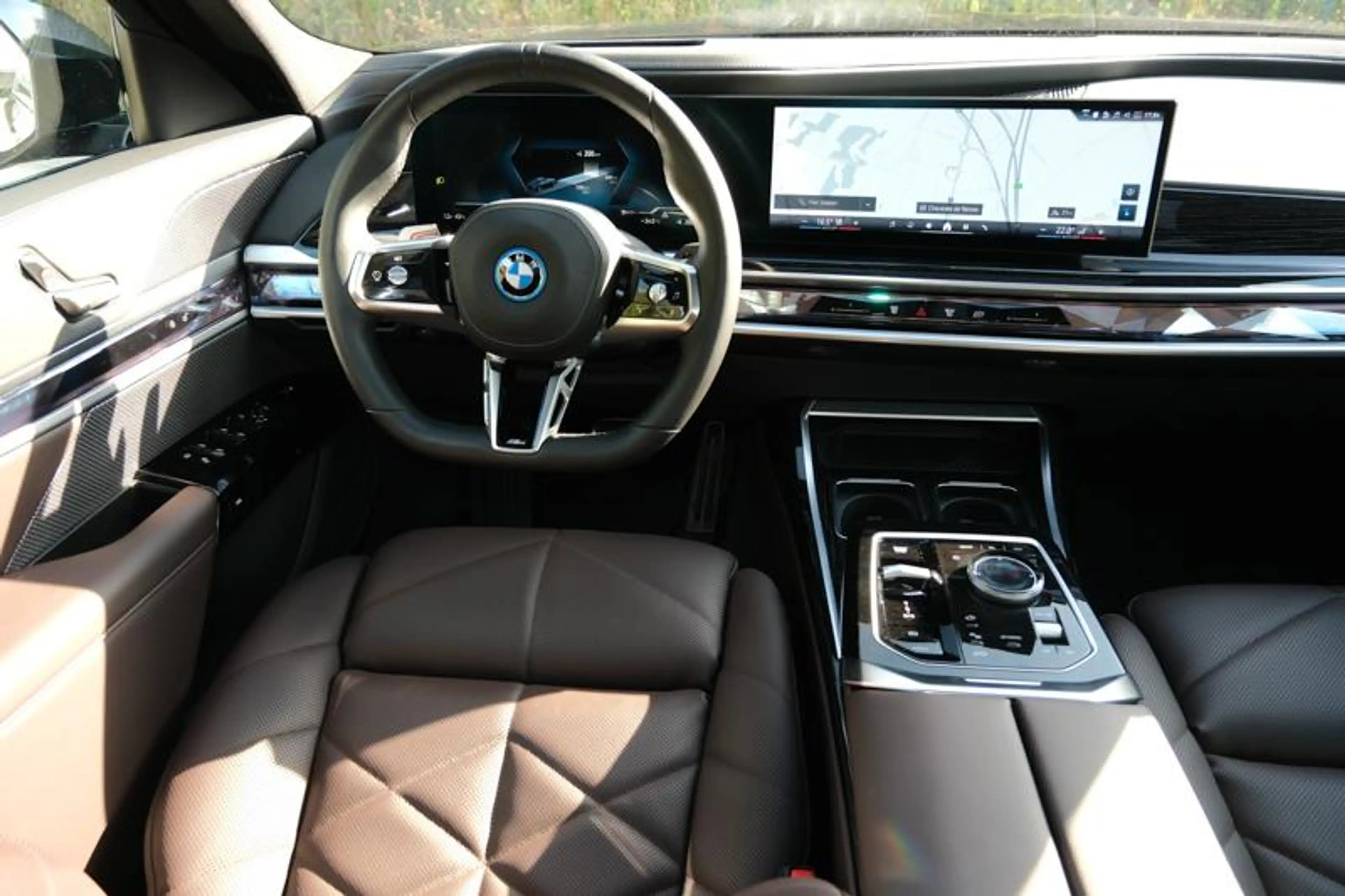 BMW i7 i7 eDrive50 M Sport | THEATRE SCREEN | ICONIC GLOW — photo 9