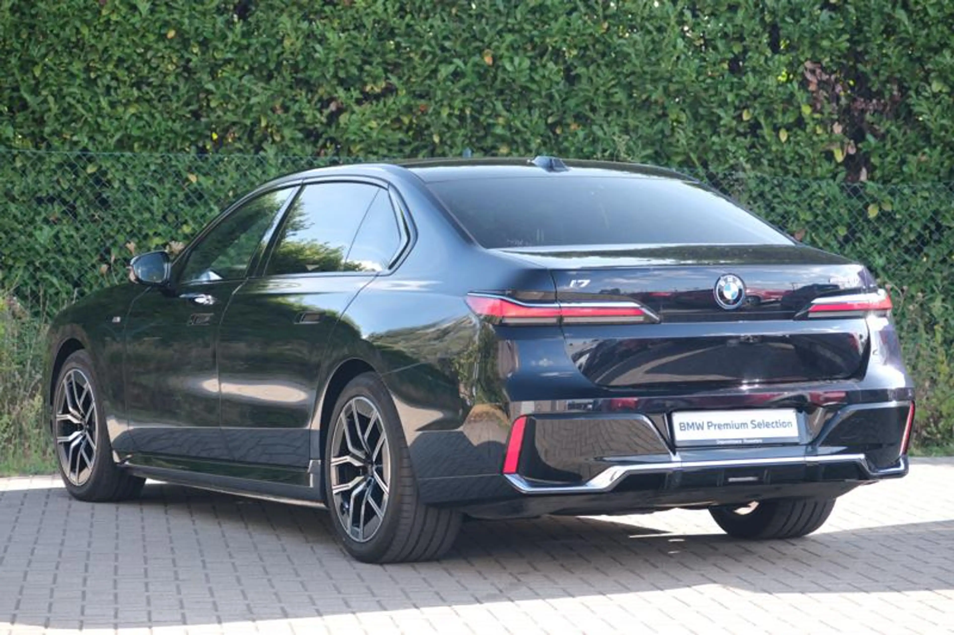 BMW i7 i7 eDrive50 M Sport | THEATRE SCREEN | ICONIC GLOW — photo 5