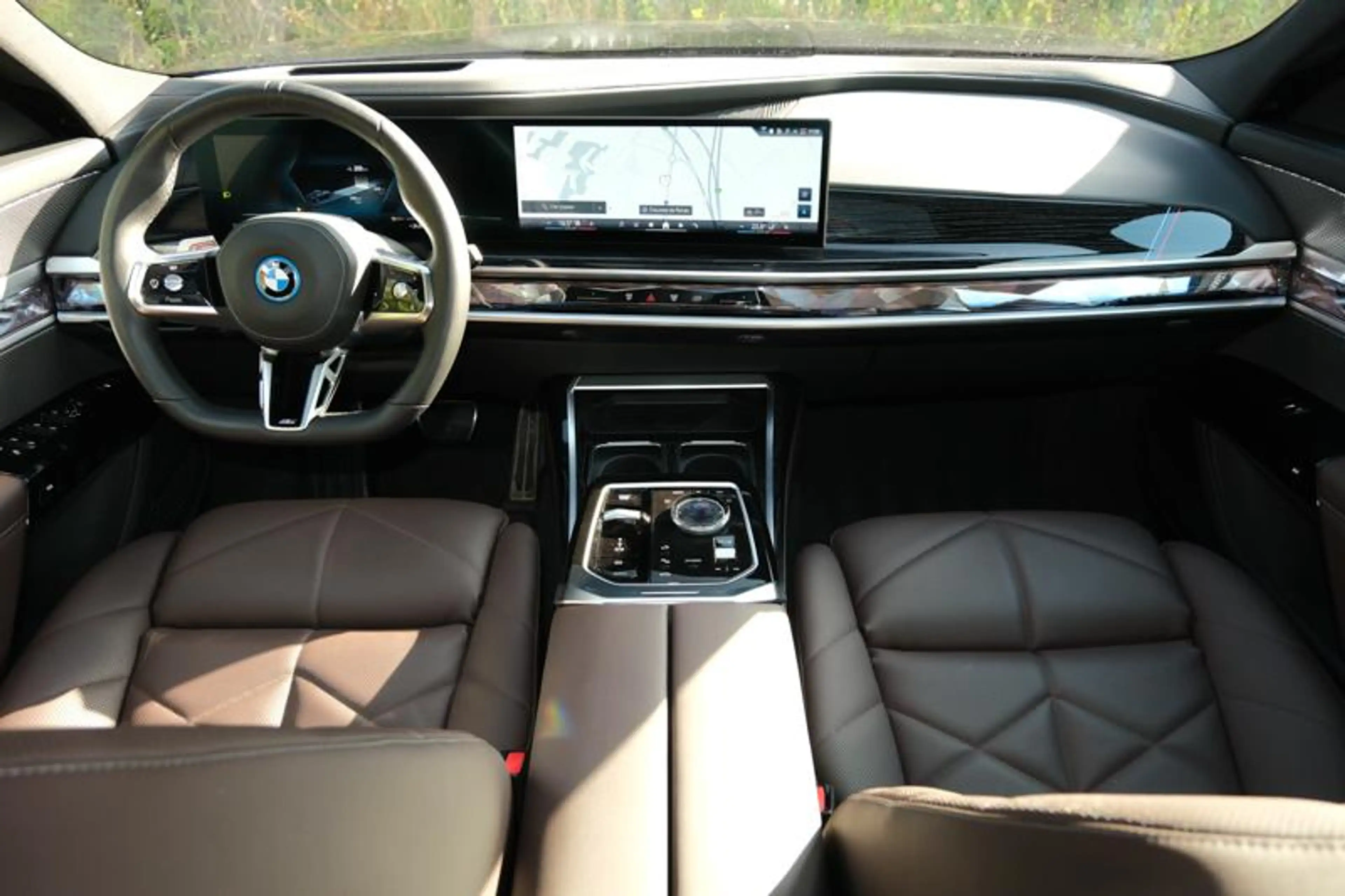 BMW i7 i7 eDrive50 M Sport | THEATRE SCREEN | ICONIC GLOW — photo 7