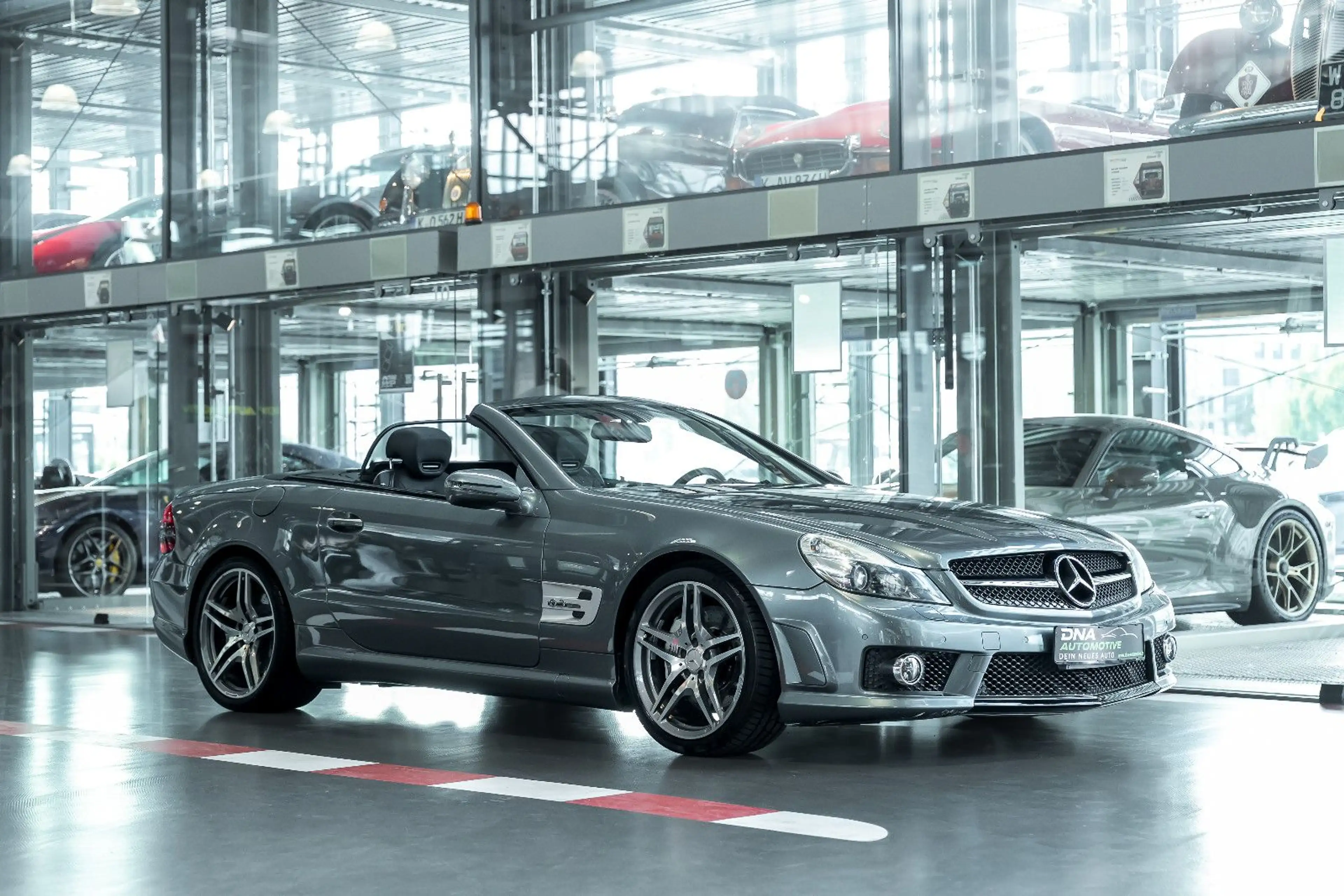 Mercedes-Benz SL 63 AMG — photo 8