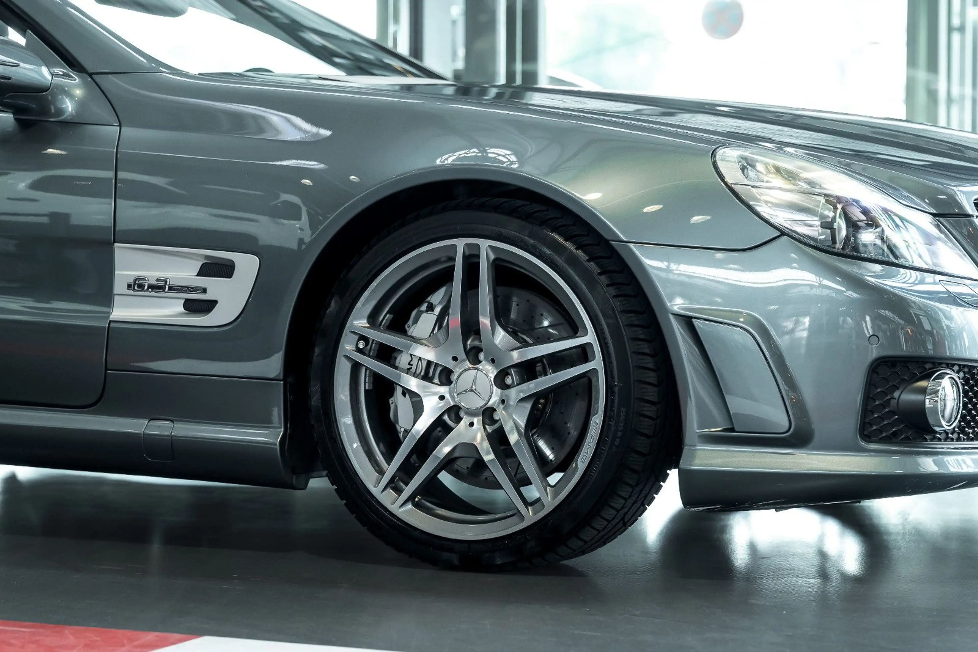 Mercedes-Benz SL 63 AMG — photo 6