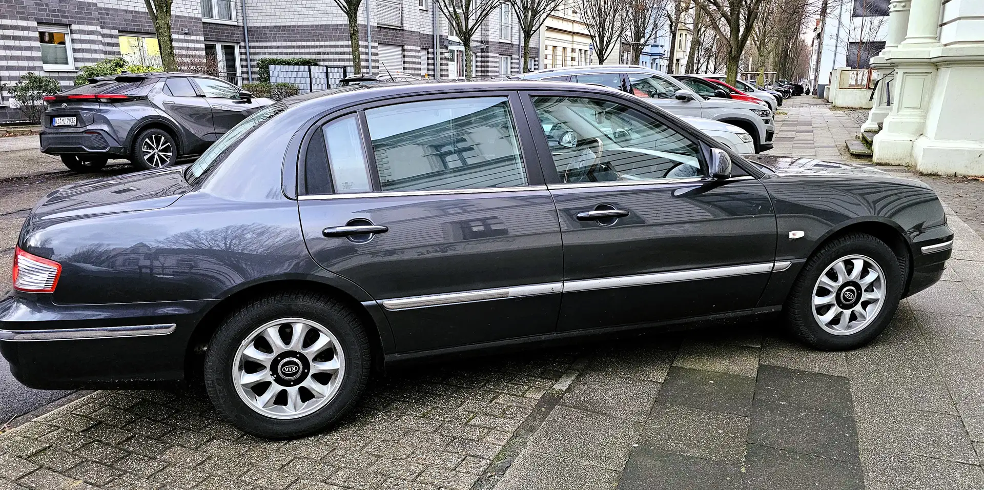 Kia Opirus Opirus 3.5 V6 Executive / Benzin & LPG Schwarz - 2