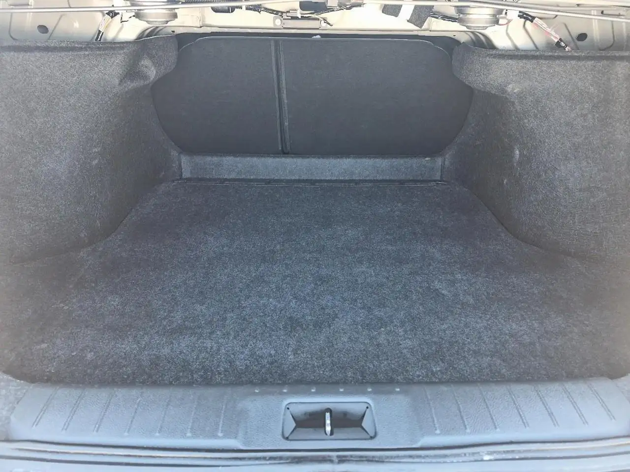 Nissan Sentra снимка Nissan Sentra