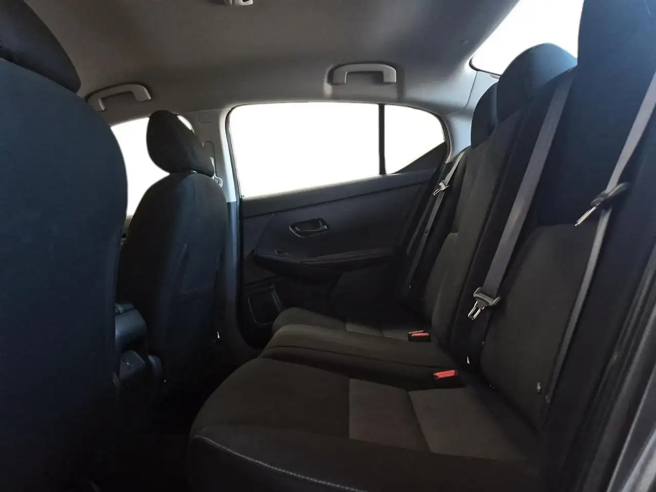 Nissan Sentra снимка Nissan Sentra