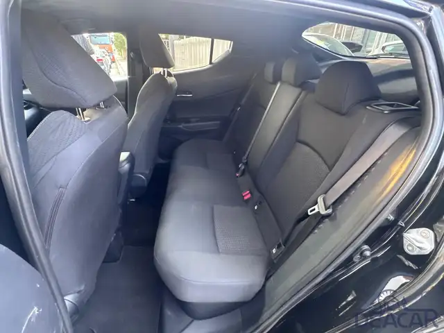 Toyota C-HR view 20