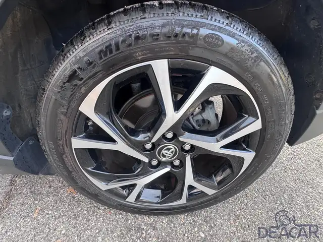 Toyota C-HR view 17