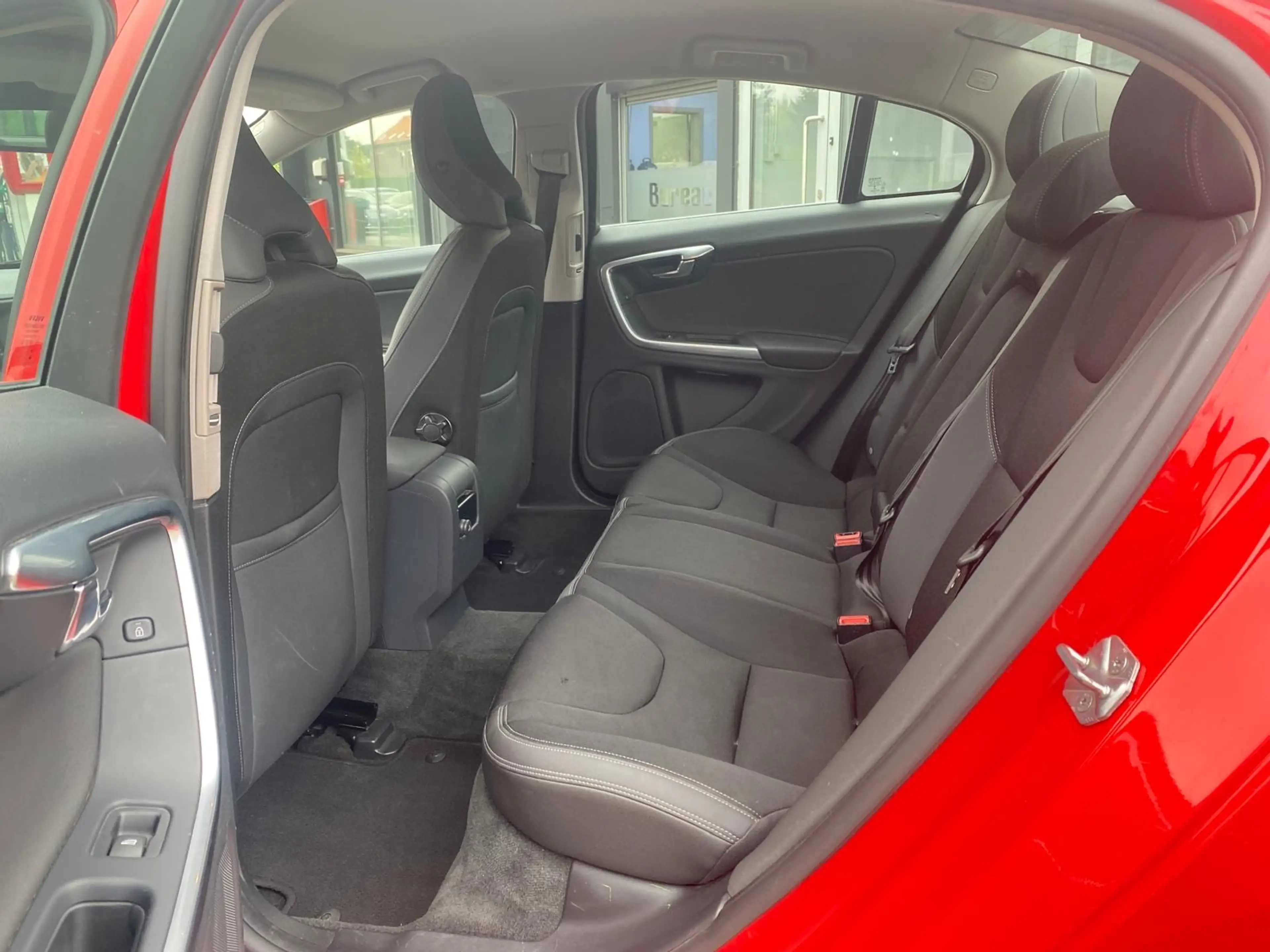 Volvo S60 S60 2.0 D4 Momentum — photo 10