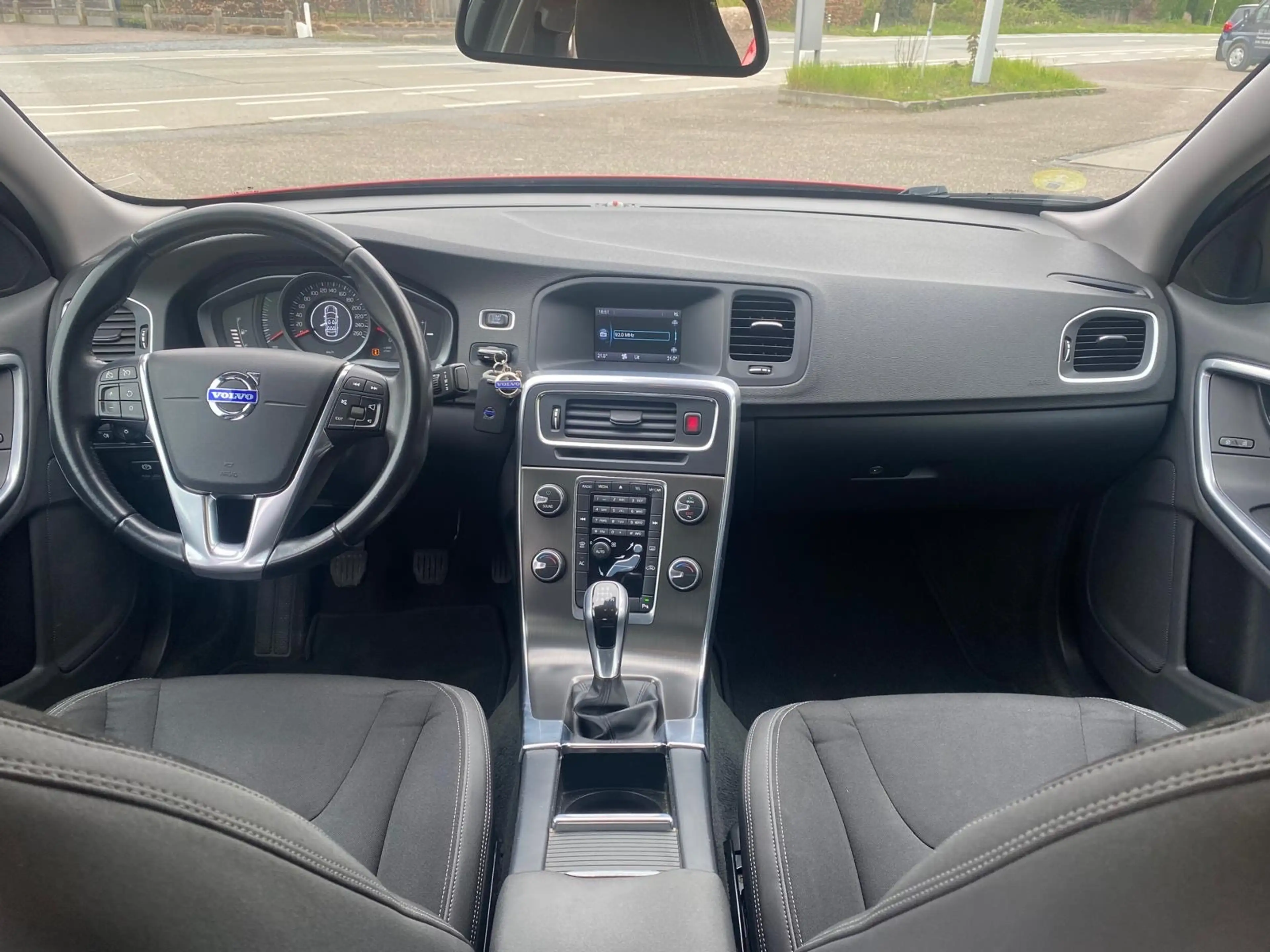 Volvo S60 S60 2.0 D4 Momentum — photo 12