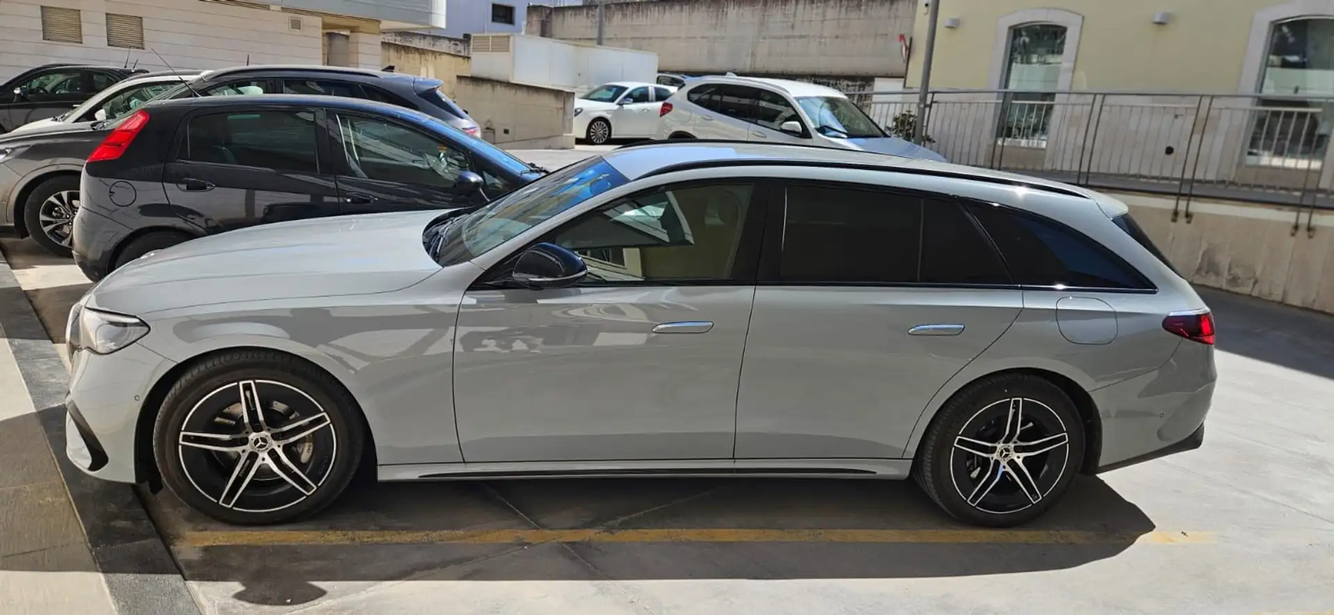 Mercedes-Benz E 300 SW d mhev Premium AMG Line Night Edition 4matic au - 1