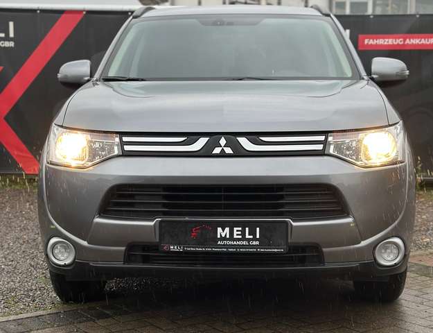 Imagine Mitsubishi Outlander Perfekte Historie Top Zustand