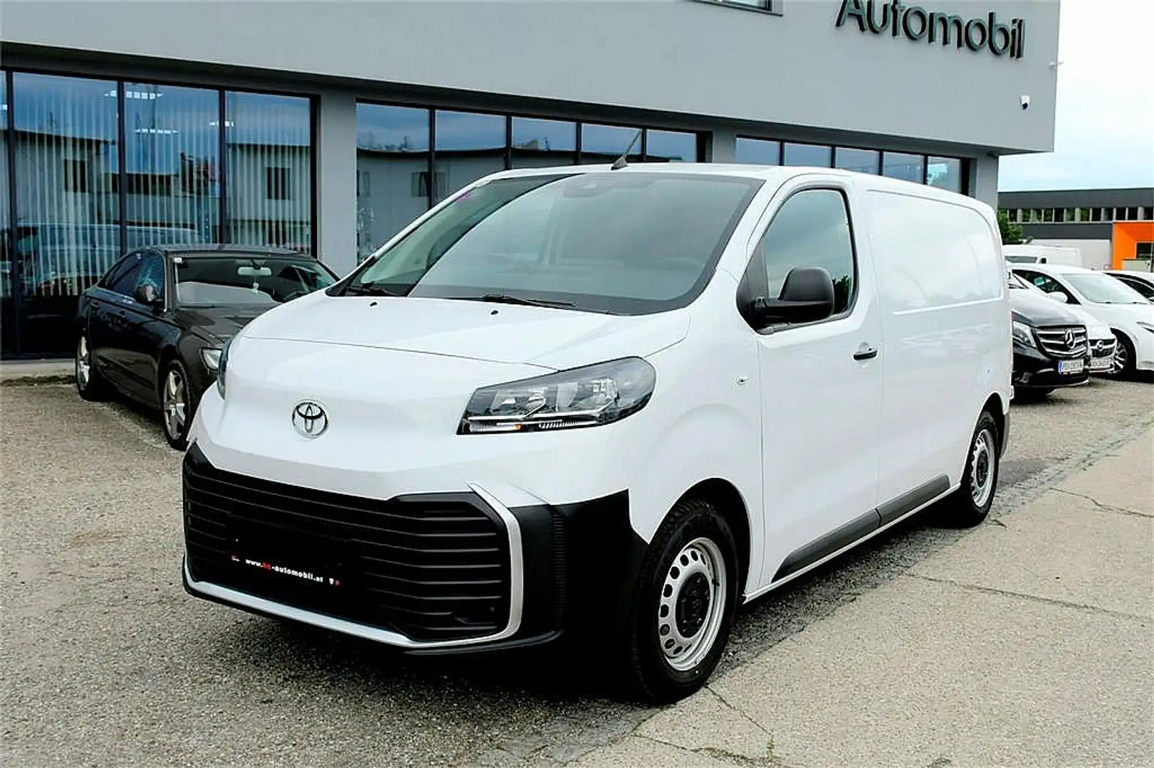 Toyota Proace Pro Ace 1,5 D-4D 120 L1 ProWork Schwarz - 1