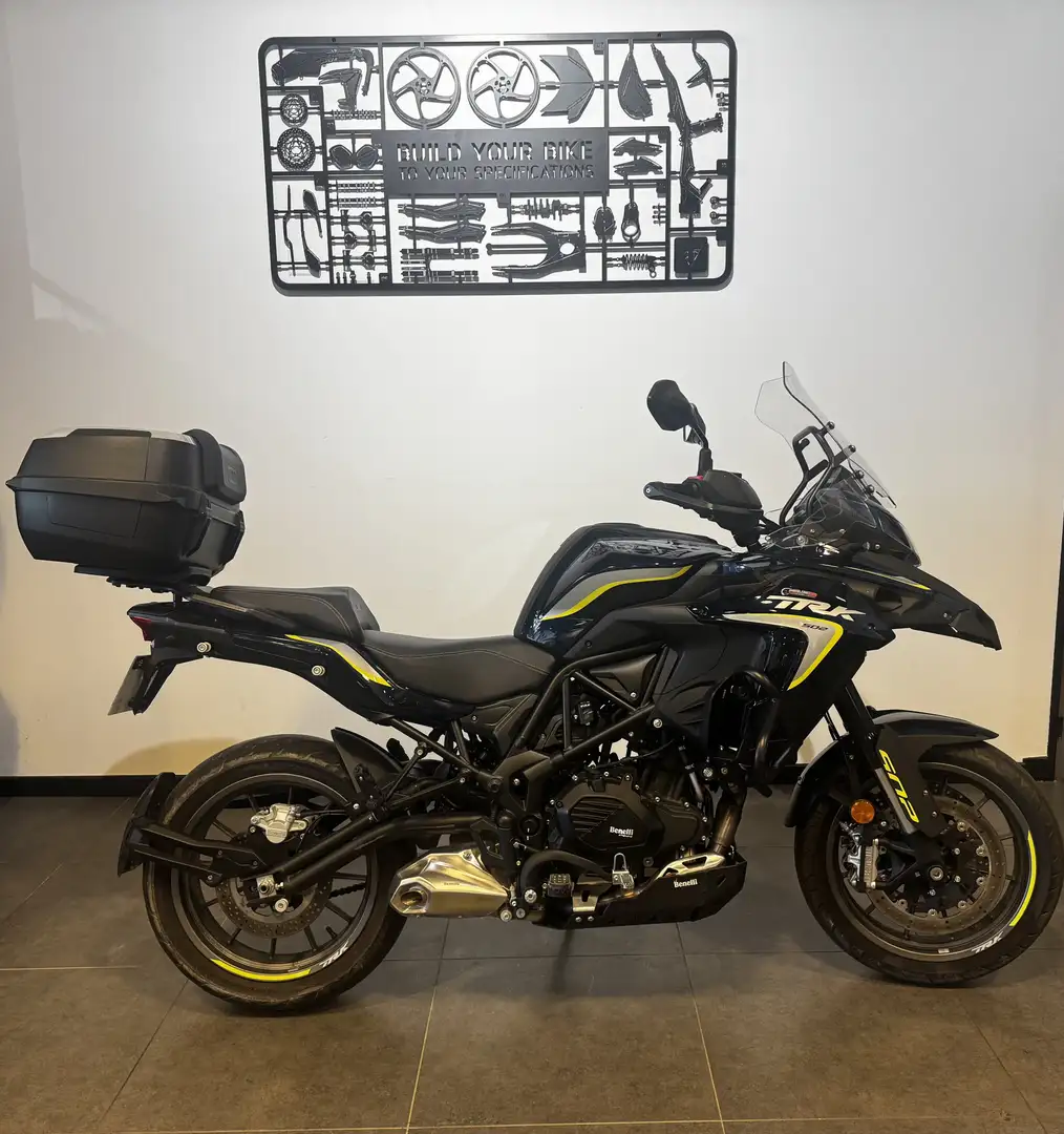 Benelli TRK 502 Černá - 1