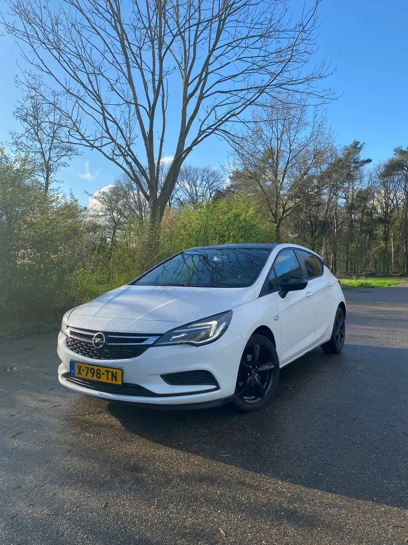 Opel Astra 1.4 Wit - 1