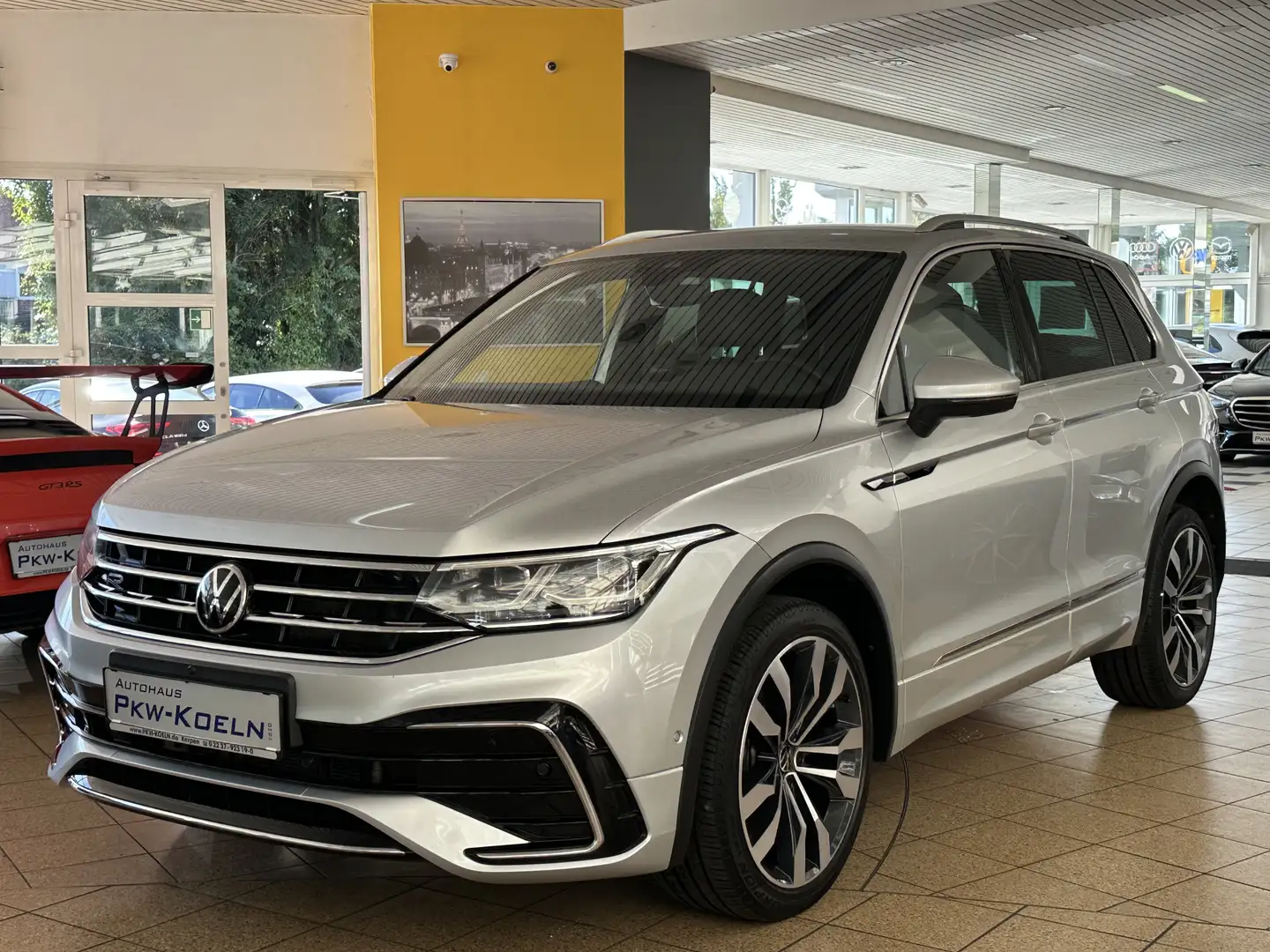 Volkswagen Tiguan 2.0 4M R-LiNE*DCC*MATRiX*360°*ACC*ViRTUAL Silber - 1