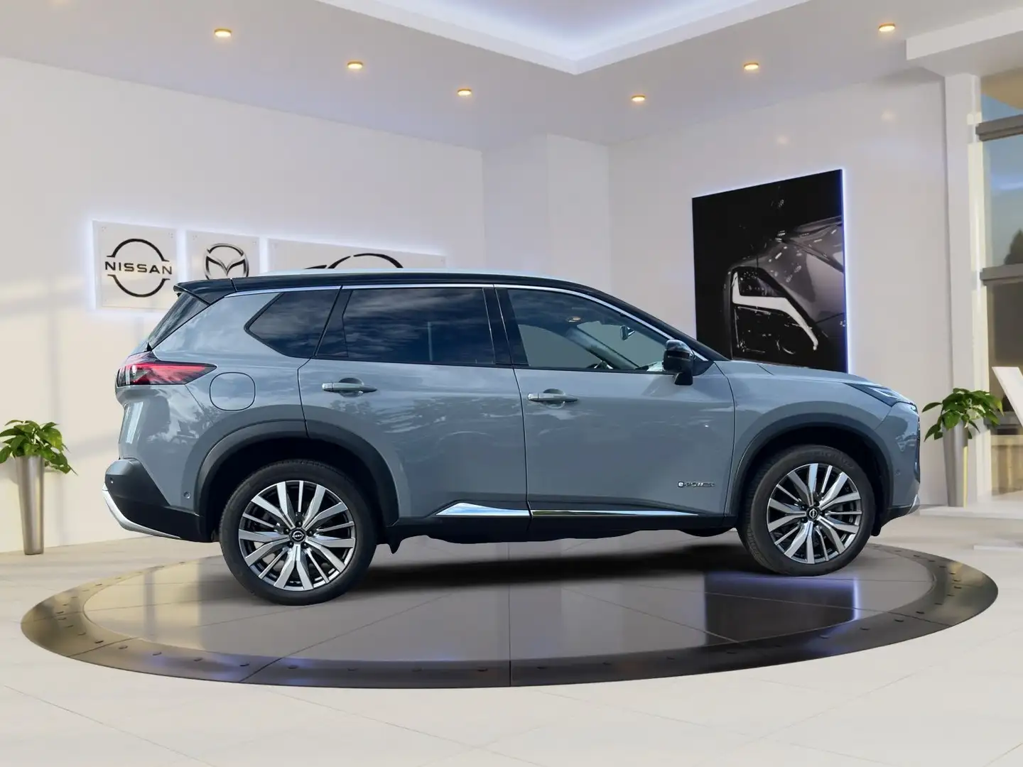 Nissan X-Trail e-Power e-4orce Tekna+ Grey - 2