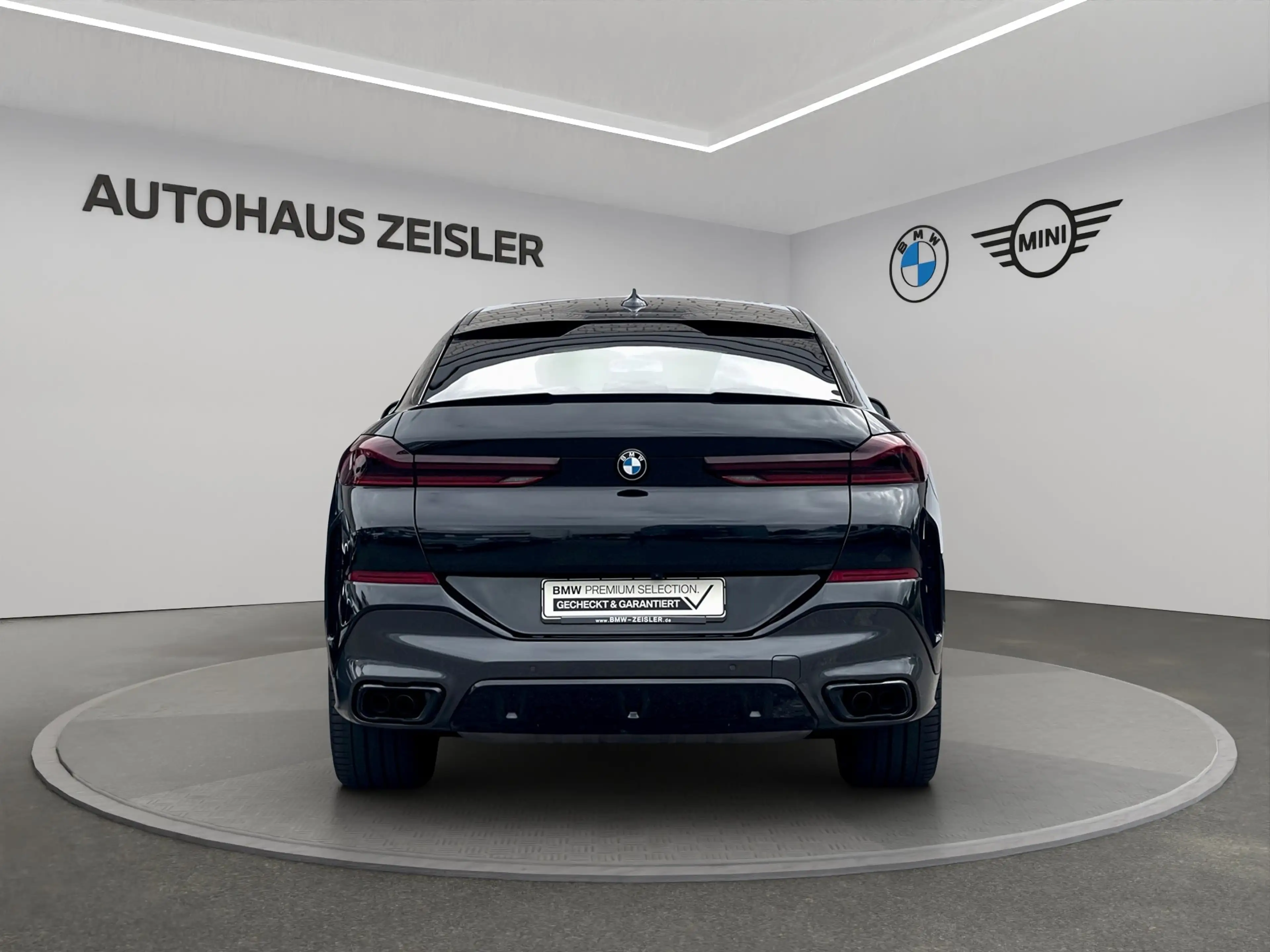 BMW X6 M50i — photo 6