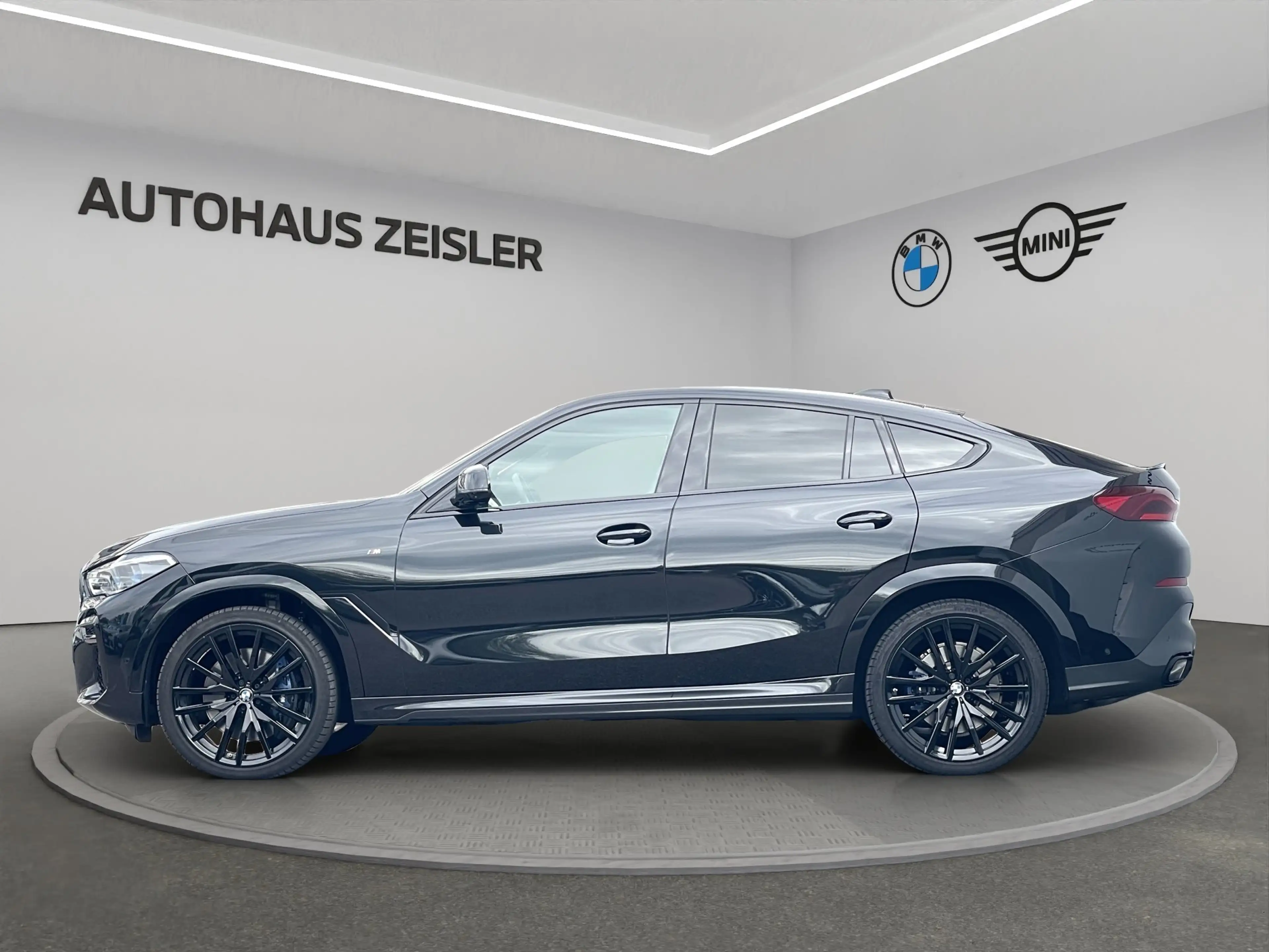 BMW X6 M50i — photo 4