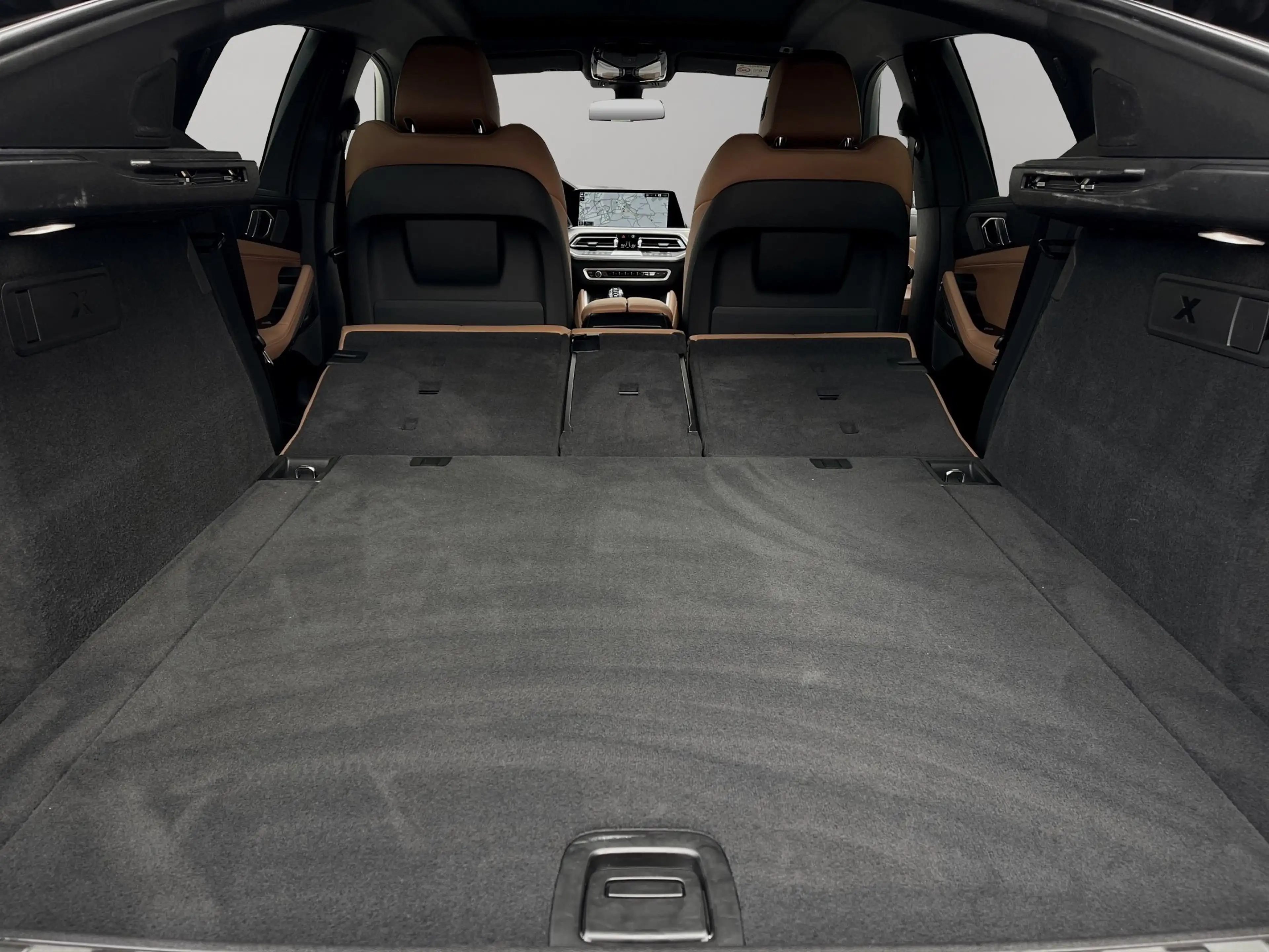 BMW X6 M50i — photo 14