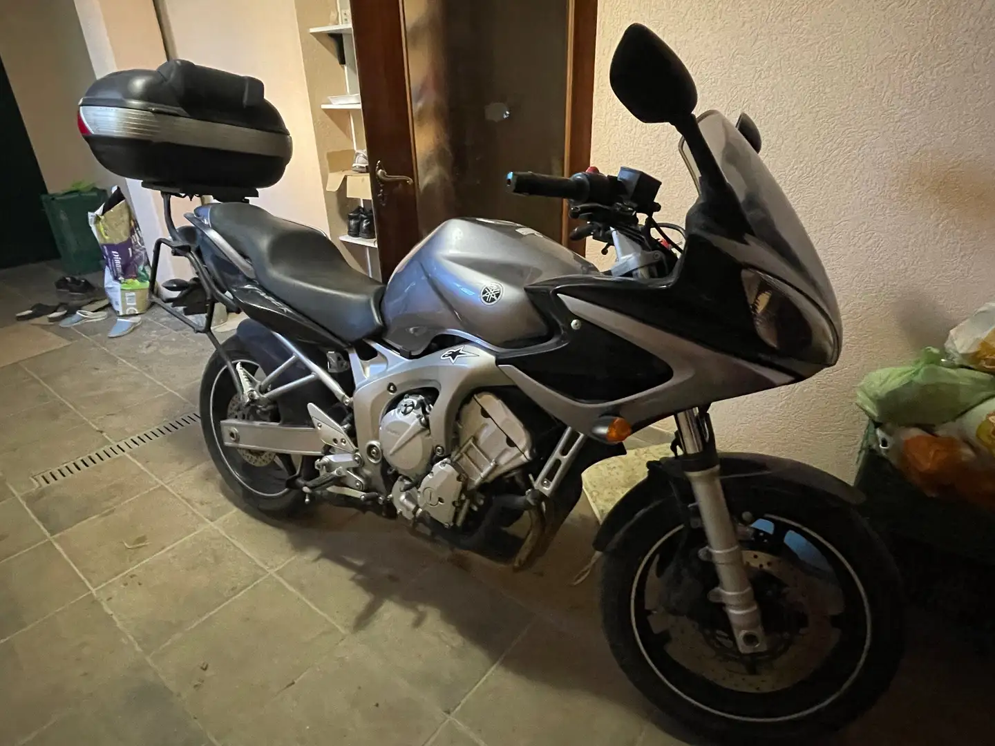 Yamaha FZR 600 Grigio - 1