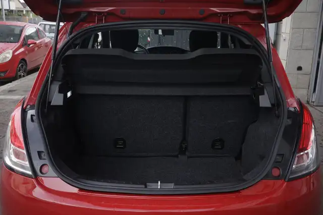 Lancia Ypsilon view 18