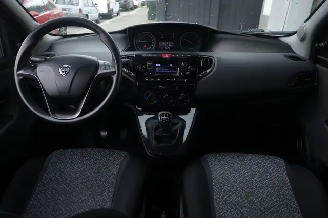 Lancia Ypsilon view 2
