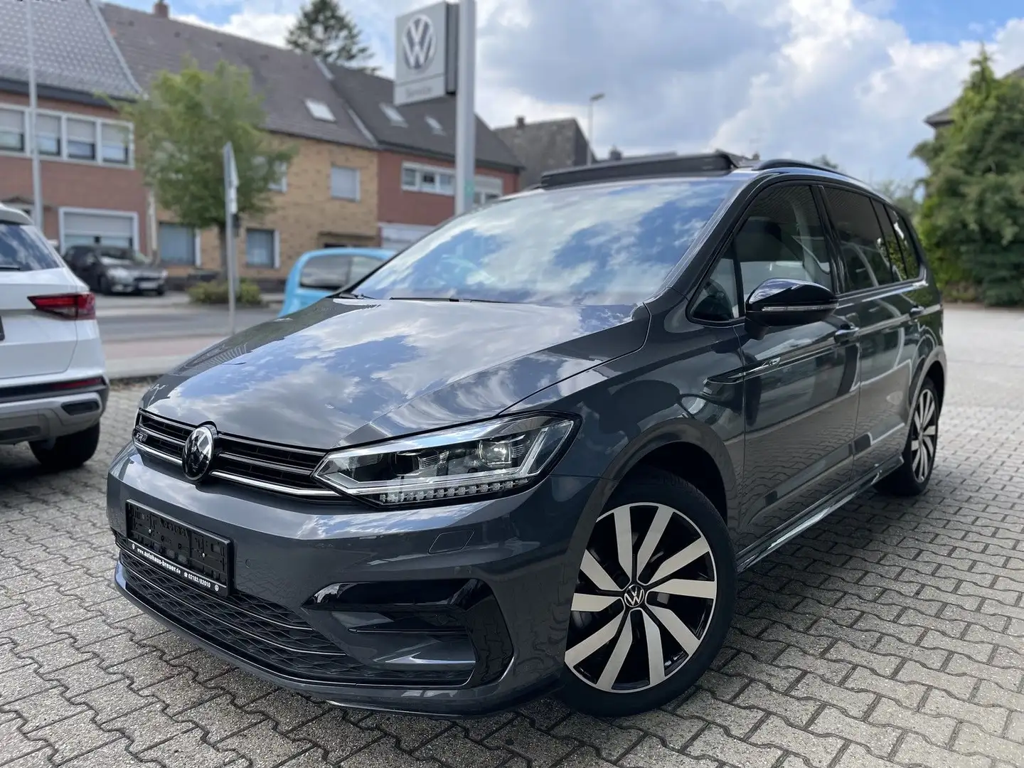 Volkswagen Touran Highline R-LINE,PANO,AHK,NAV,KLIMA Gris - 1