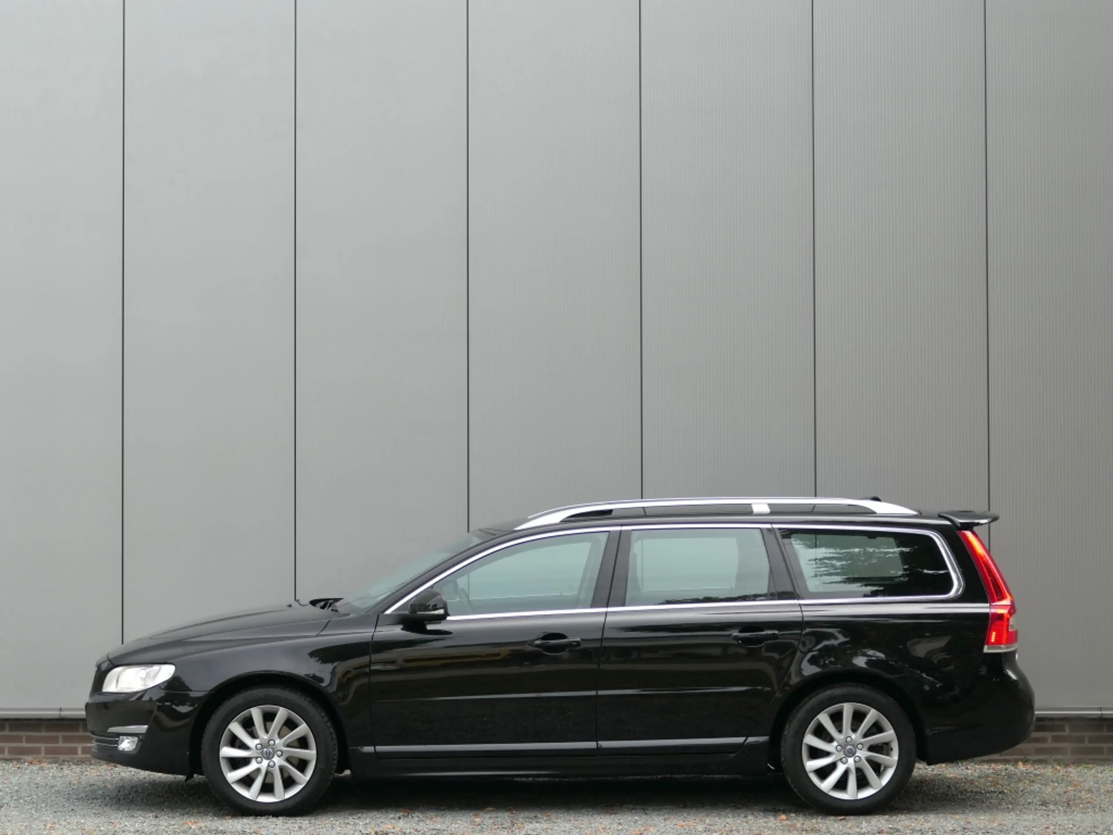 Volvo V70 2.0 T4 AUT Polar+ Schuifdak / Xenon / Trekhaak / S — photo 5