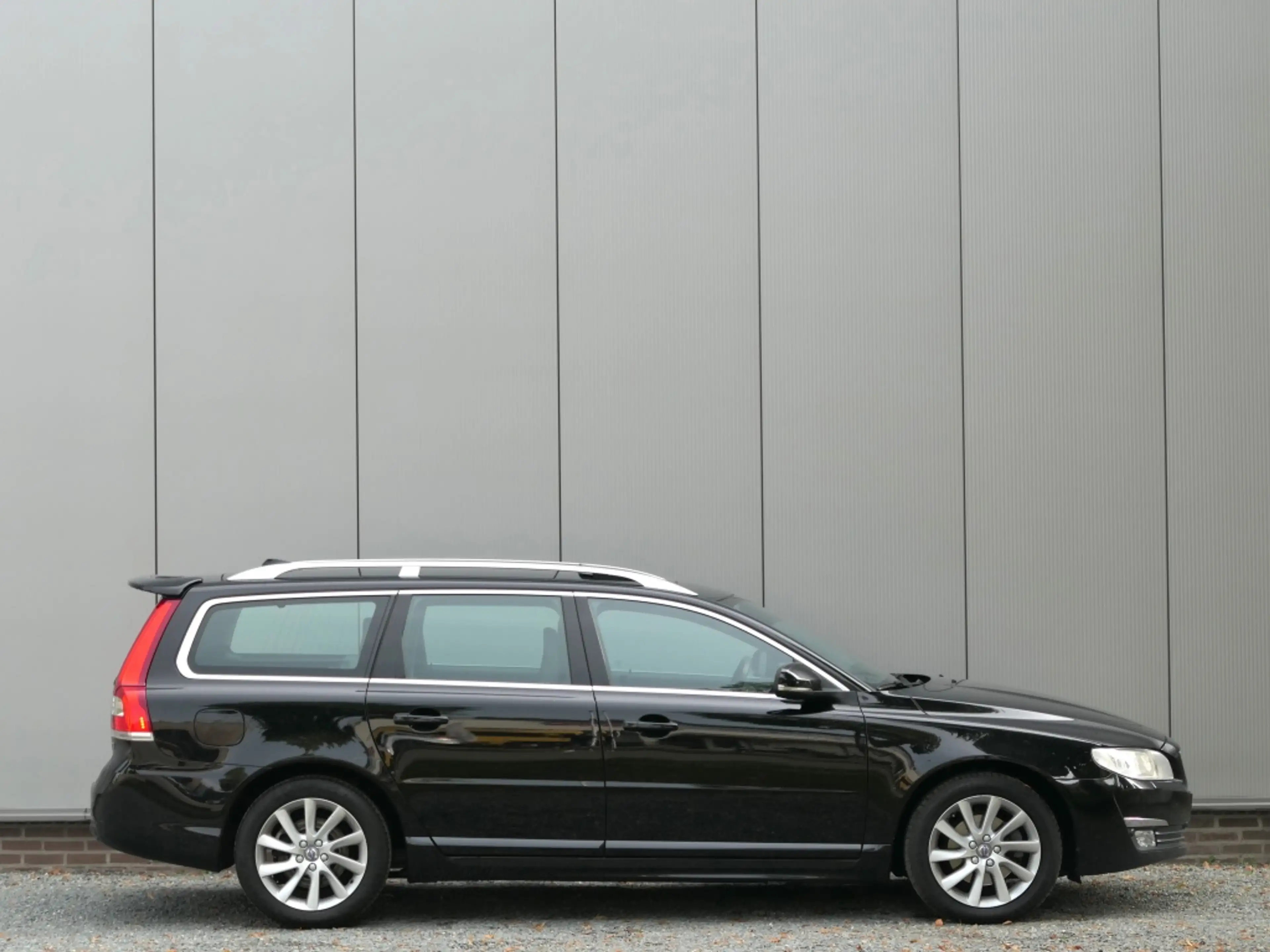 Volvo V70 2.0 T4 AUT Polar+ Schuifdak / Xenon / Trekhaak / S — photo 6