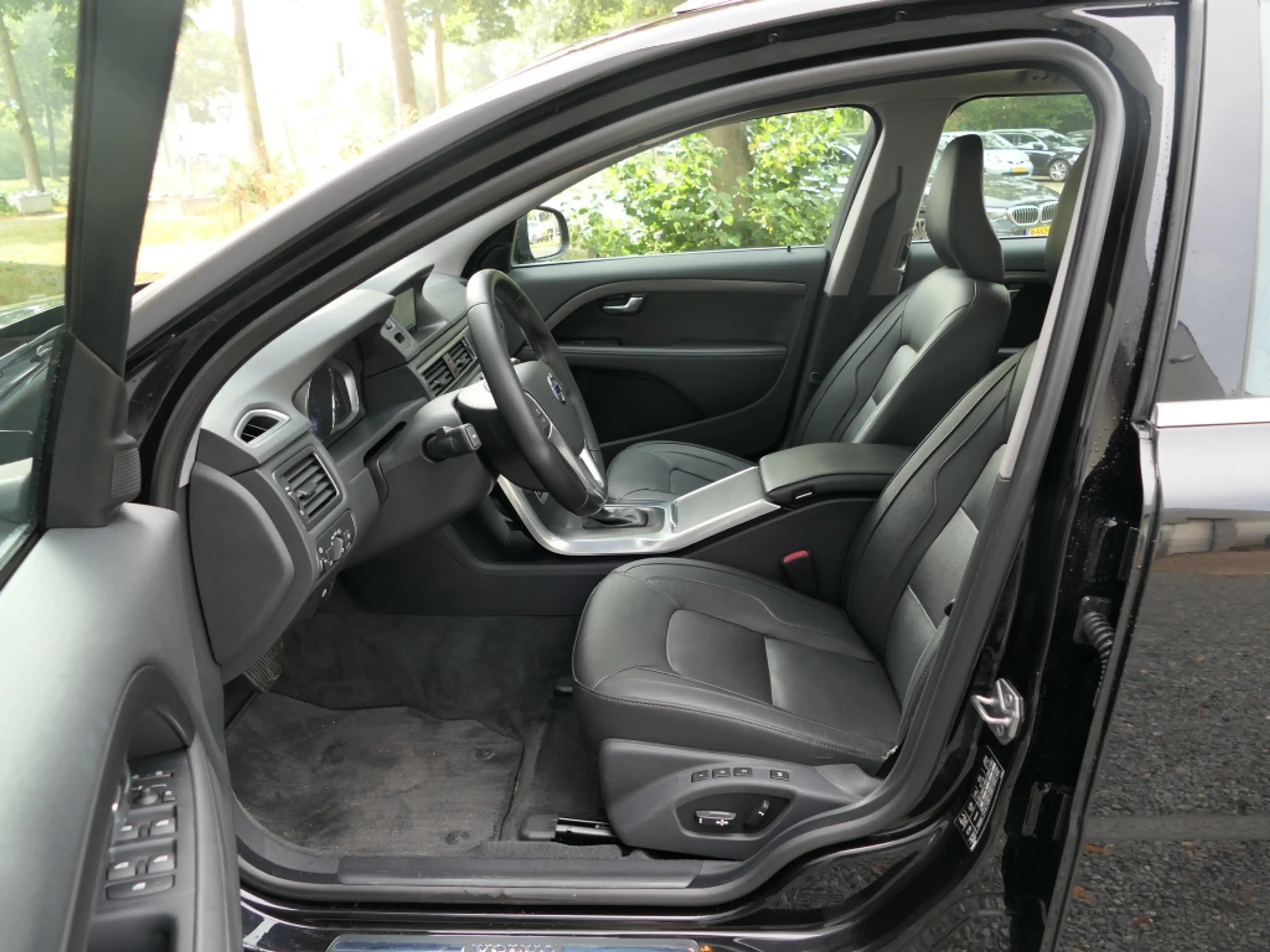 Volvo V70 2.0 T4 AUT Polar+ Schuifdak / Xenon / Trekhaak / S — photo 7