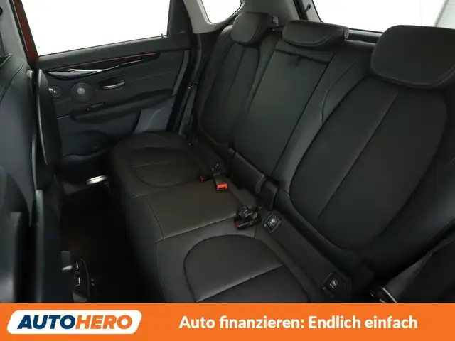 BMW 2 Series view 14