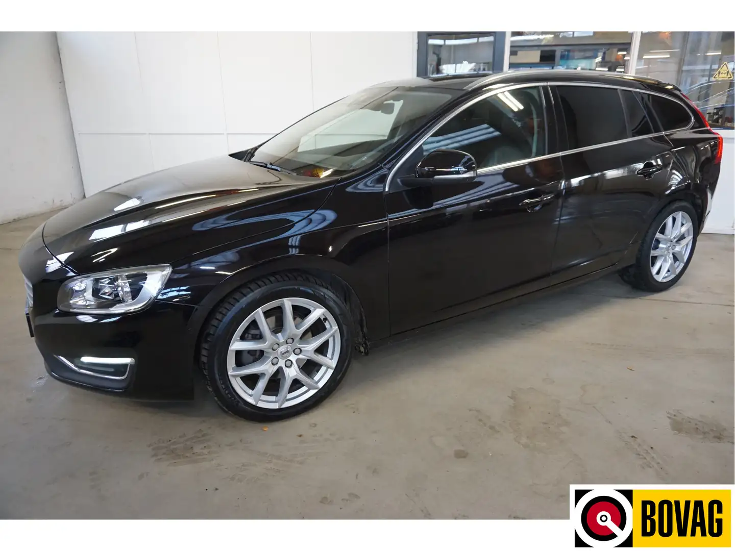 Volvo V60 2.0 T5 Ocean Race 245Pk Schuifdak Trekhaak Leer Zwart - 1