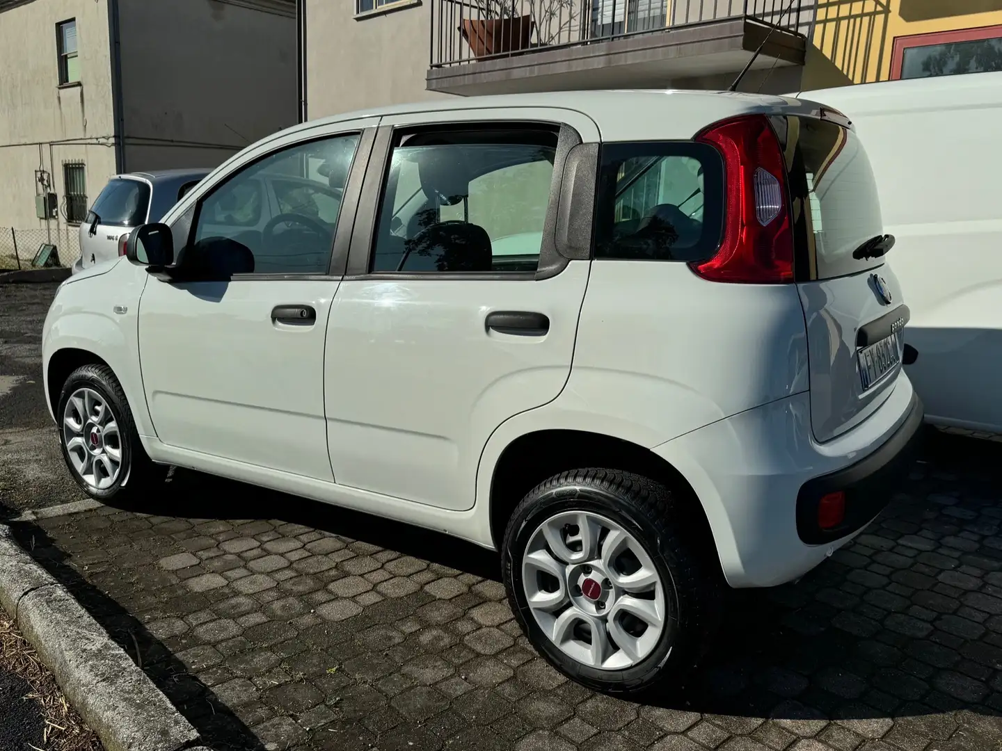 Fiat Panda 0.9 t.air t. natural power Easy 80cv Blanc - 2