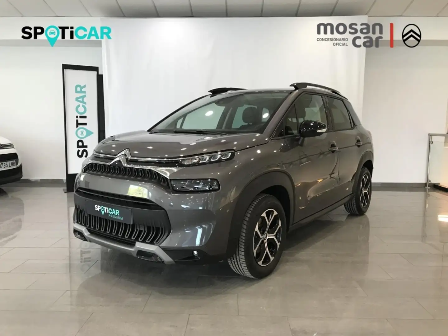 Citroen C3 Aircross 1.2 PURETECH 110 PLUS GPS LL16 RADAR AR Grau - 1