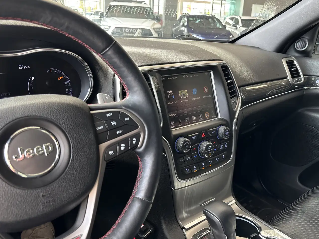 Jeep Grand Cherokee снимка Jeep Grand Cherokee