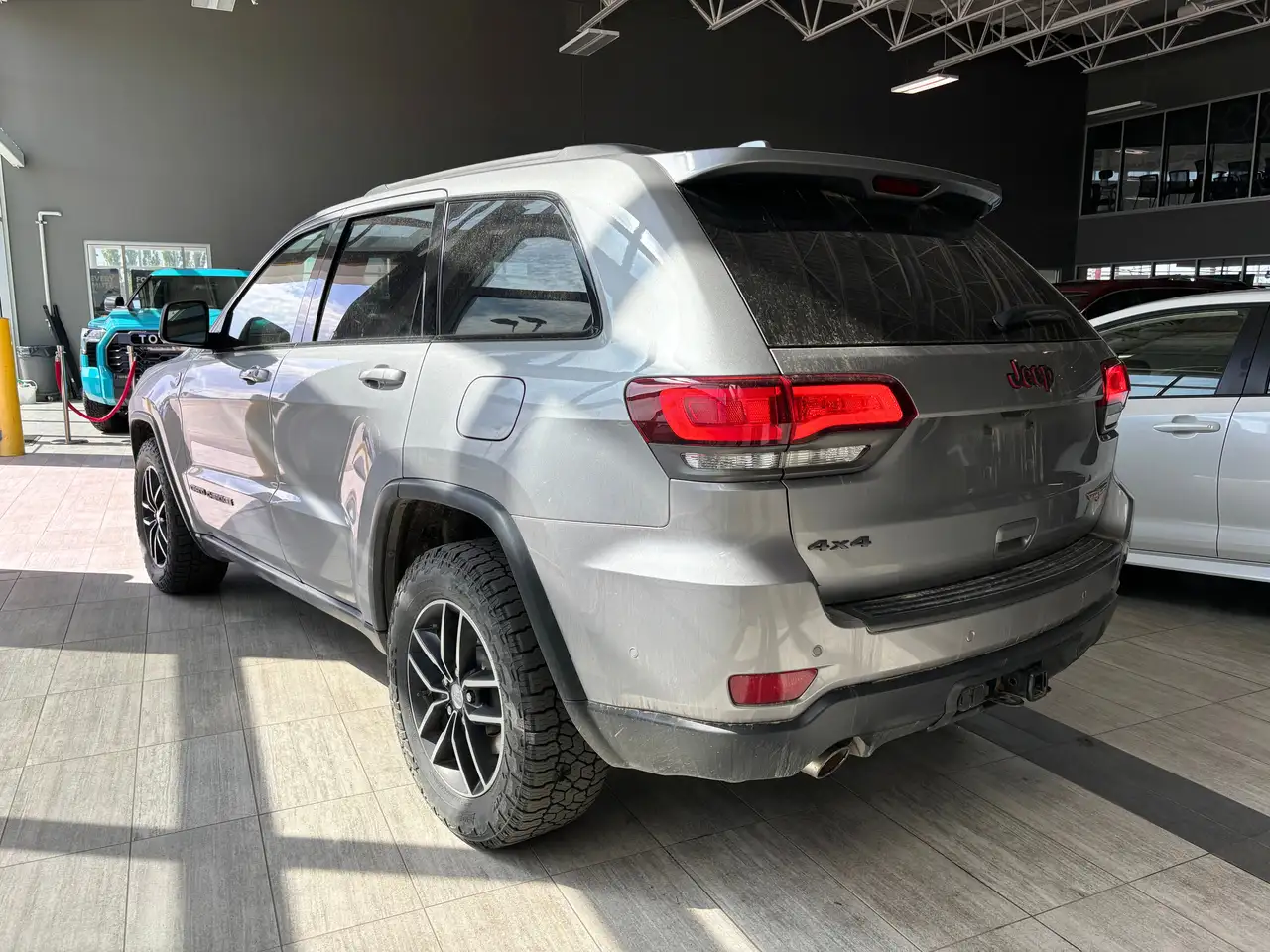 Jeep Grand Cherokee снимка Jeep Grand Cherokee