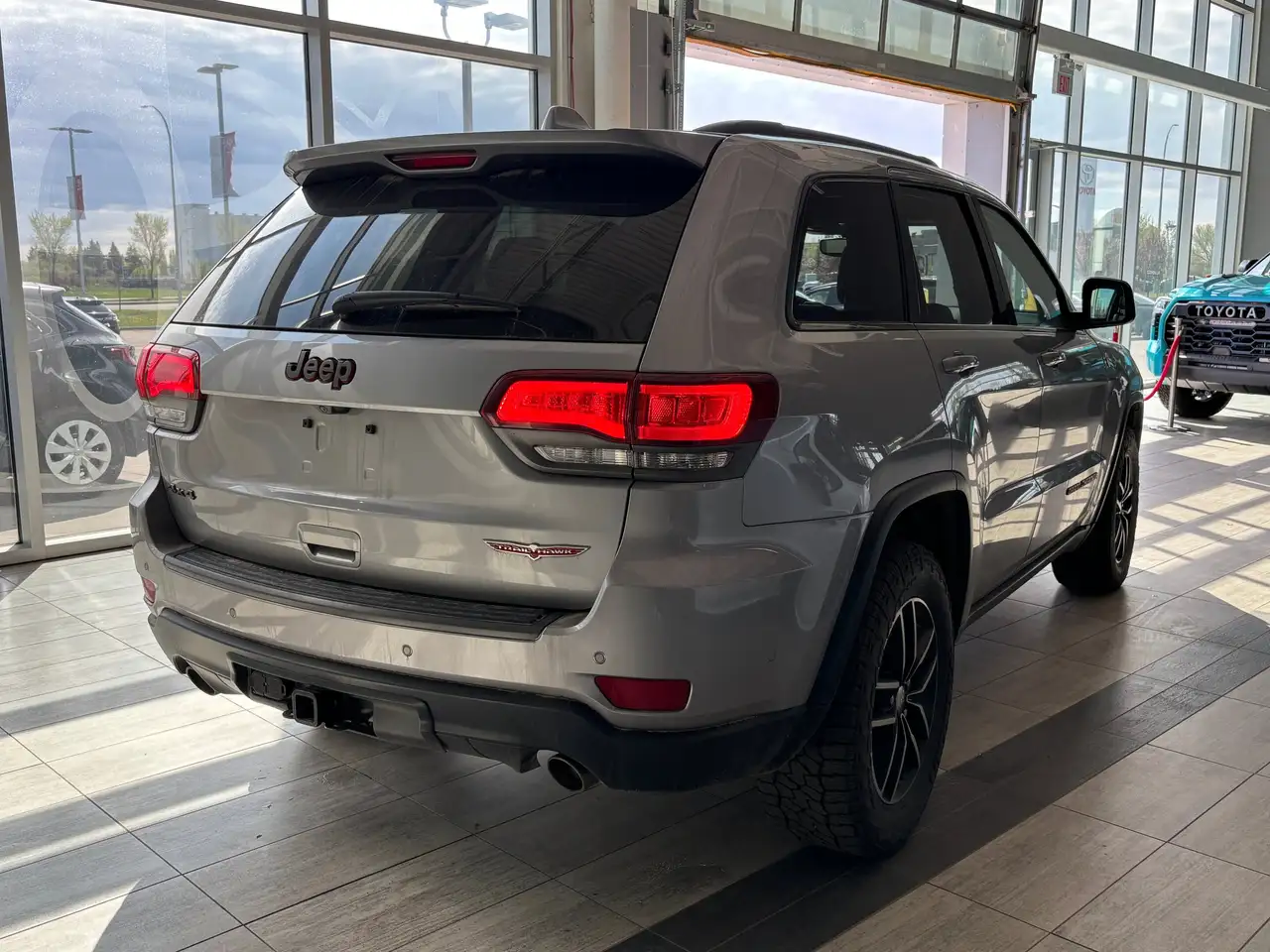 Jeep Grand Cherokee снимка Jeep Grand Cherokee
