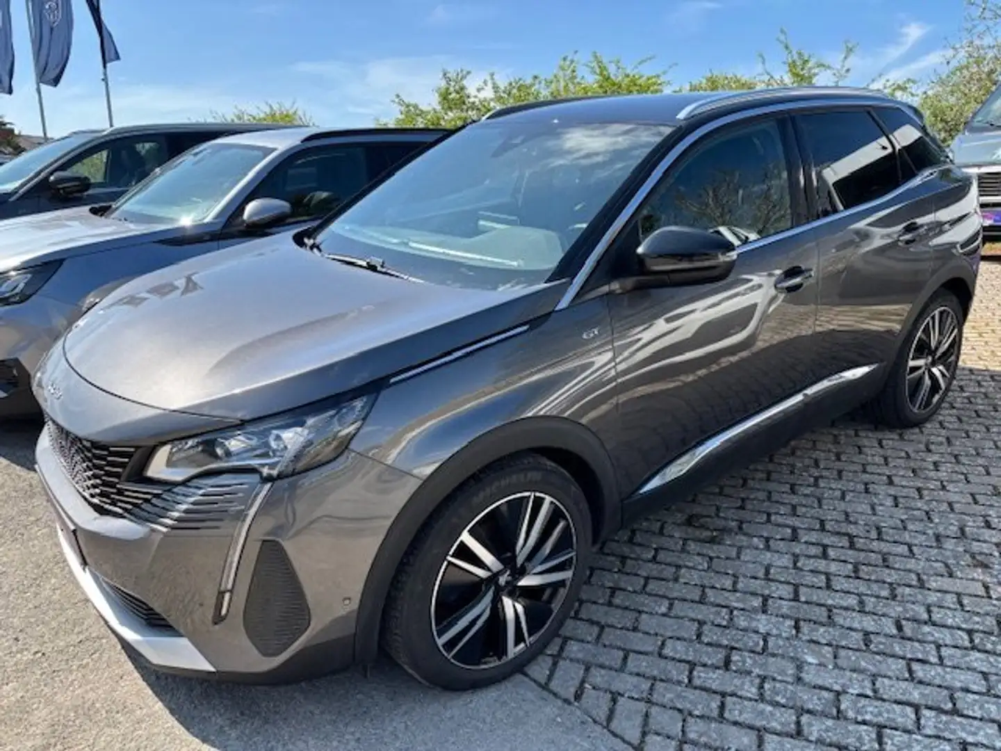 Peugeot 3008 GT HDi130, EAT8, alcantara, Navi, AHK, SH, uvm Grau - 2