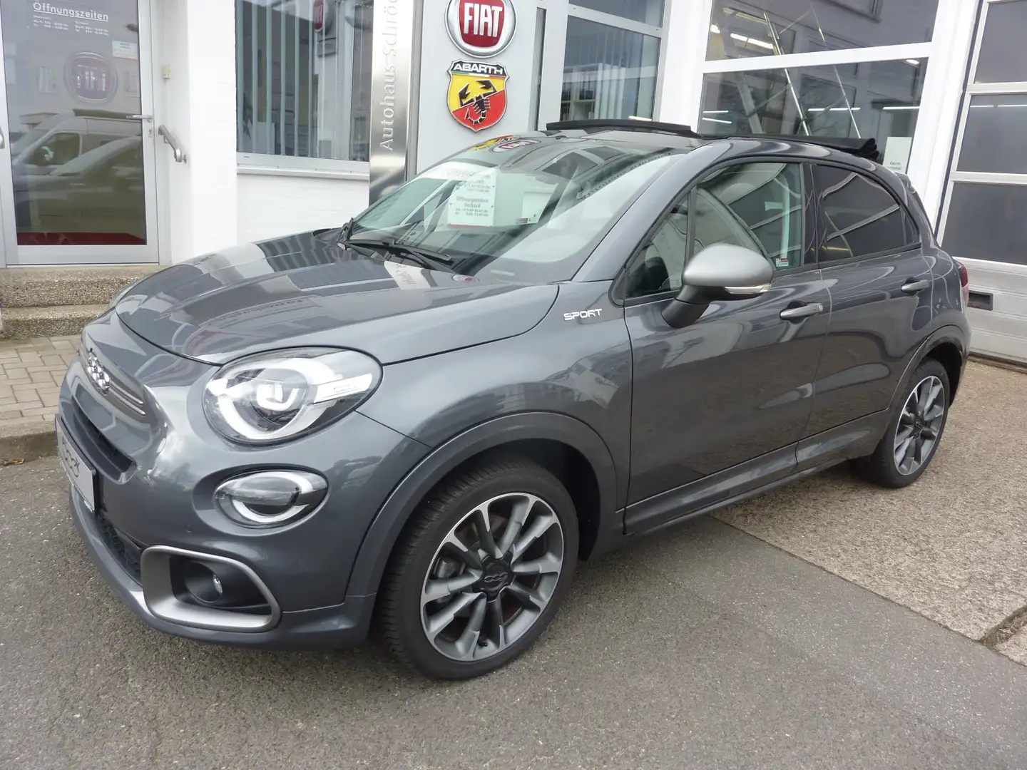 Fiat 500X Dolcevita Sport 1,5 96kW(130PS) HYBRID Faltdach Vo Grau - 2
