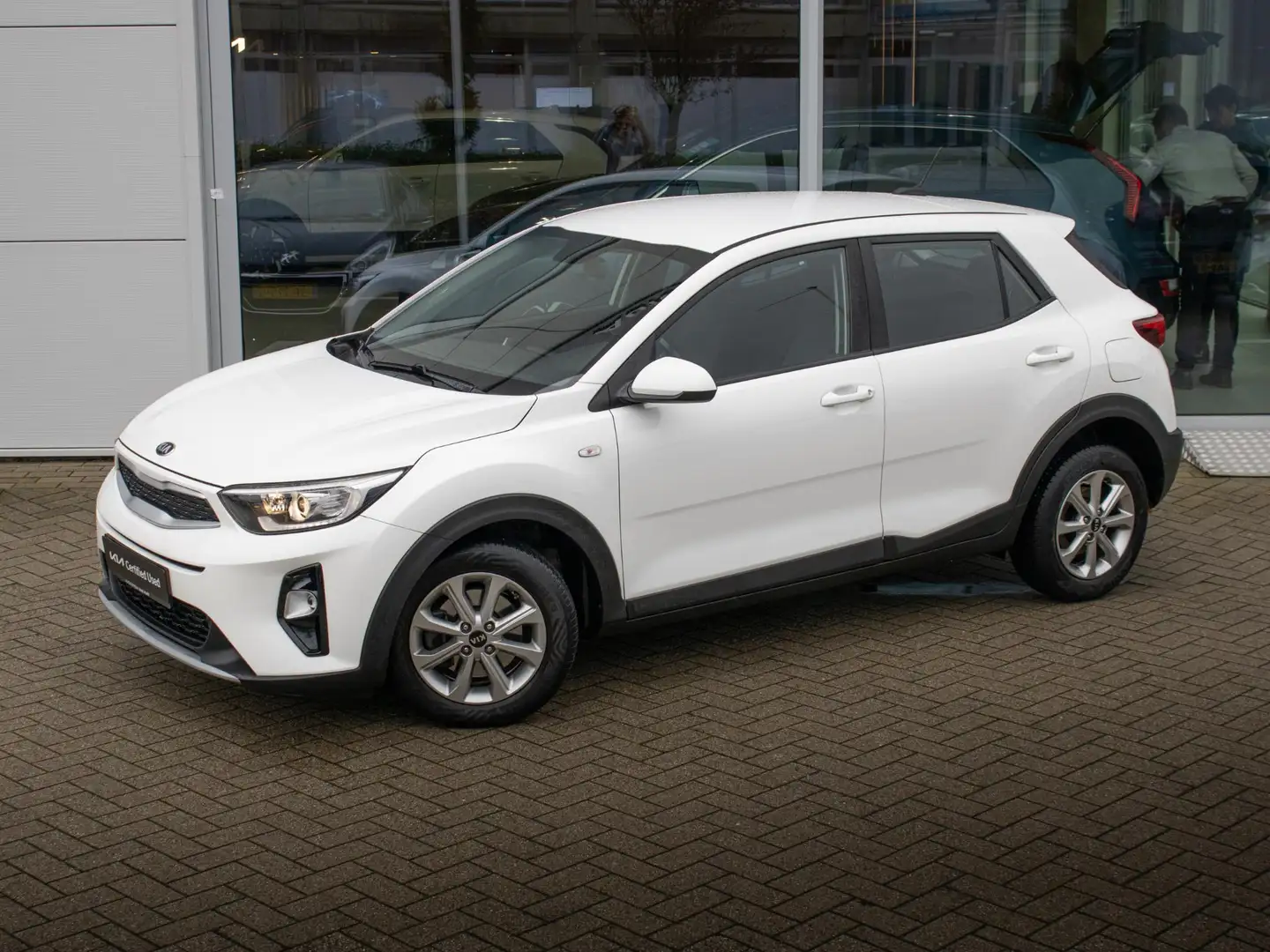 Kia Stonic 1.2 MPi ComfortPlusLine Navigator | Nederlandse de Wit - 2