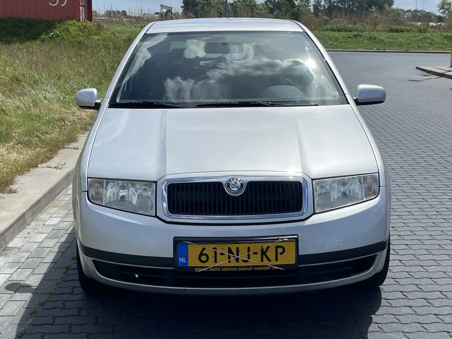 Skoda Fabia 1.4-16V Flash Gris - 1