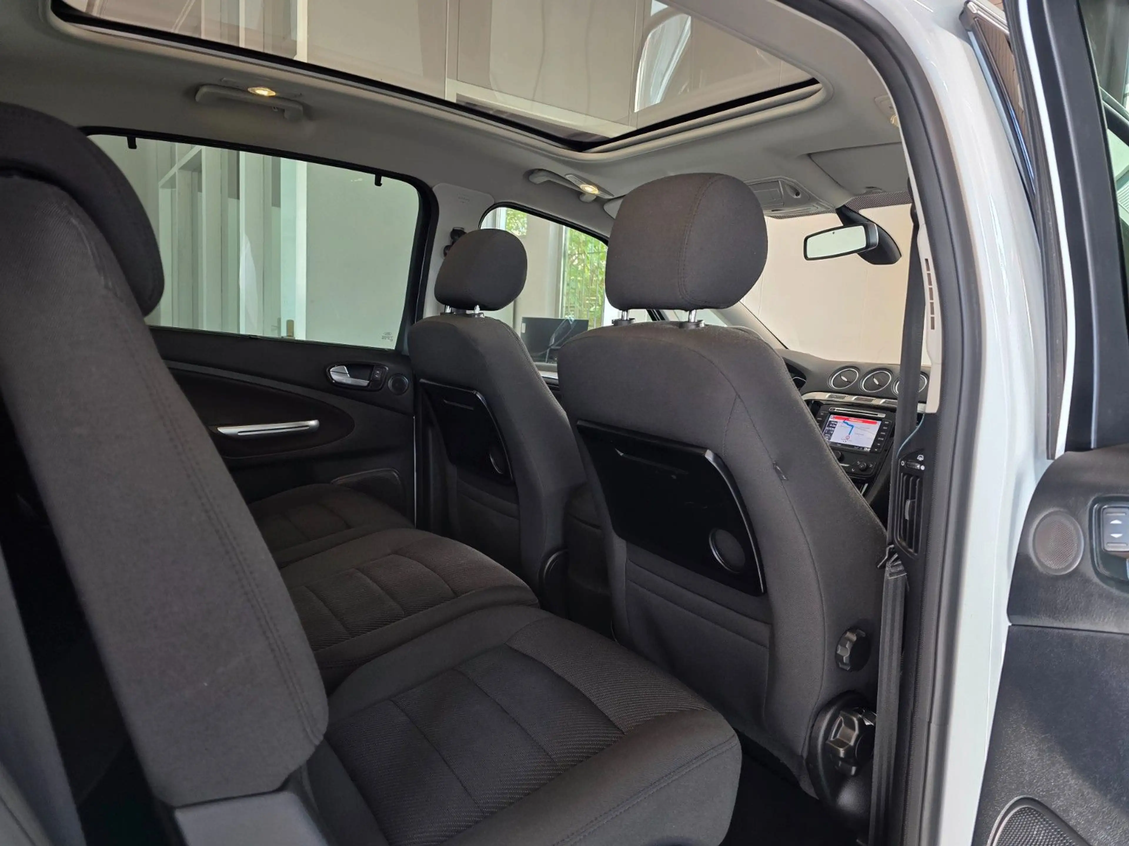 Ford S-Max Titanium*7 SITZER*NAVI*KLIMA*PDC*SCHHFT* — photo 11