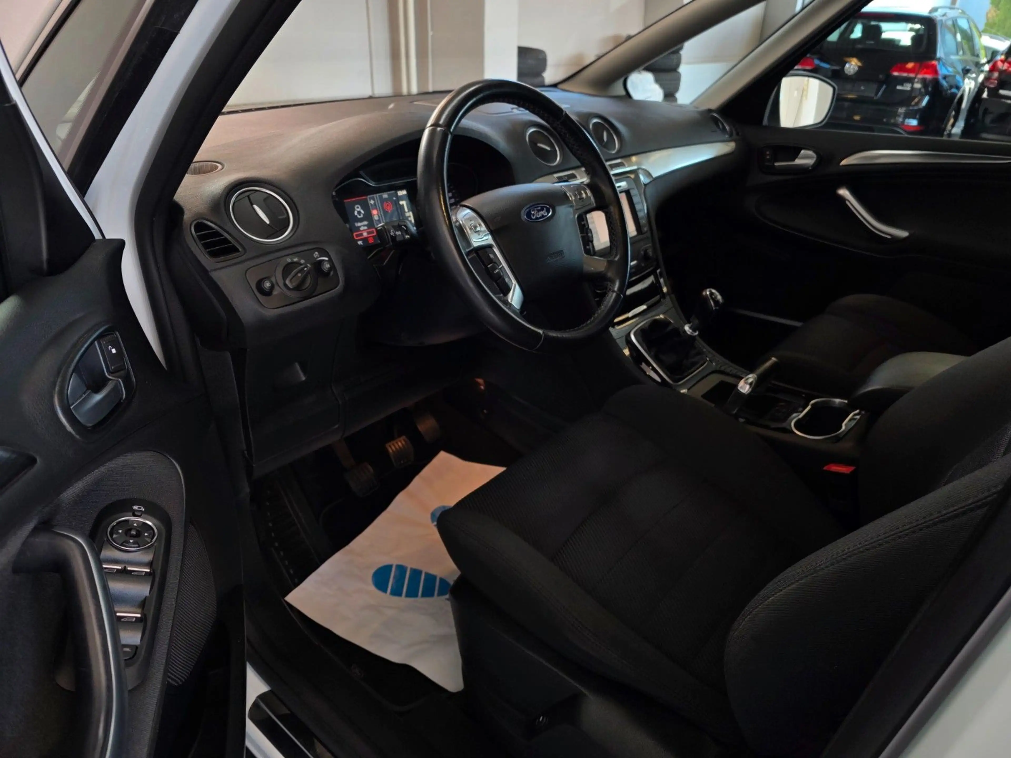 Ford S-Max Titanium*7 SITZER*NAVI*KLIMA*PDC*SCHHFT* — photo 7
