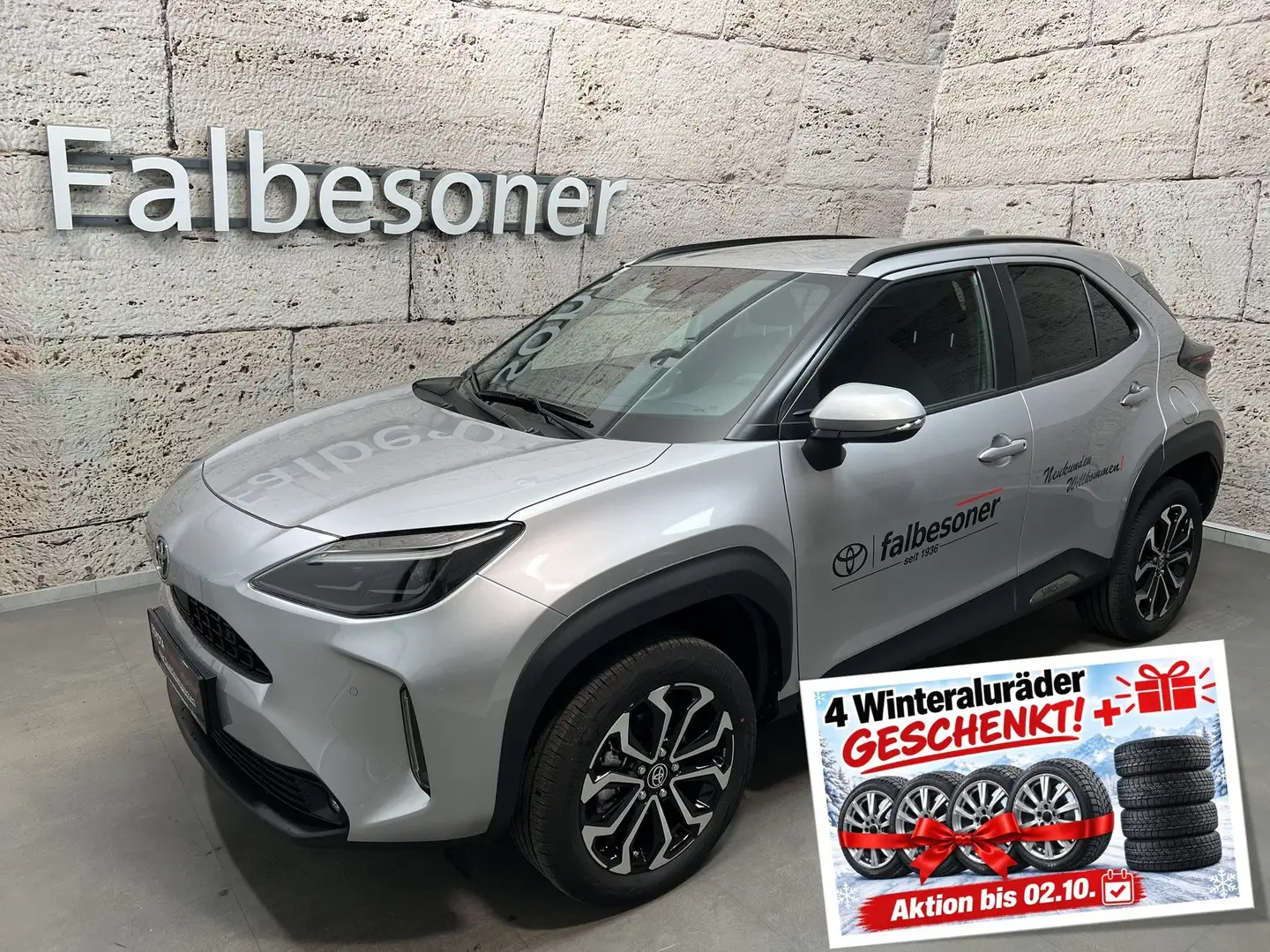 Toyota Yaris Cross 1,5 Hybrid AWD-i Active Drive + Safety Paket Silber - 1