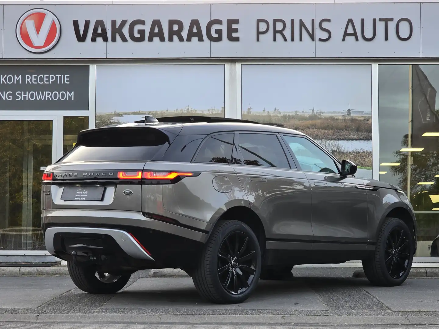 Land Rover Range Rover Velar 2.0 I4 AWD R-Dynamic HSE |PANO|MERIDIAN|MEMORY|CAM Grey - 2